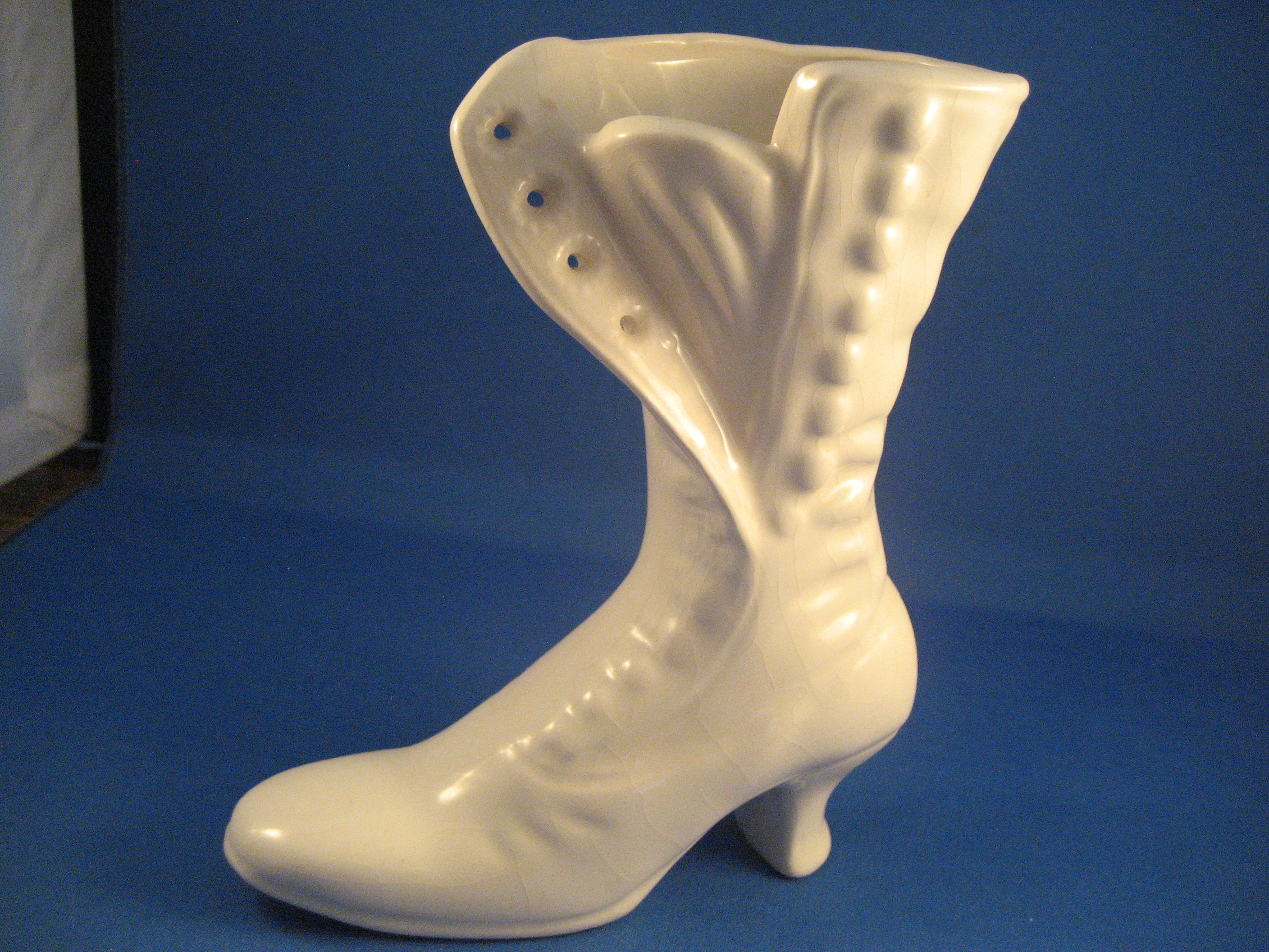 Ceramic Victoria Boot with Eastern Star on the Heel