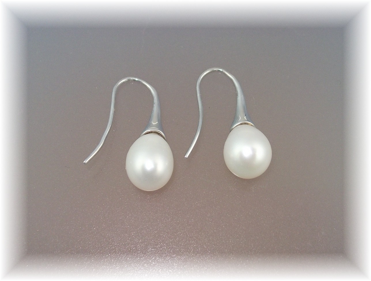 Earrings Sterling Silver 10mm Freshwater Pearl Loop Pie