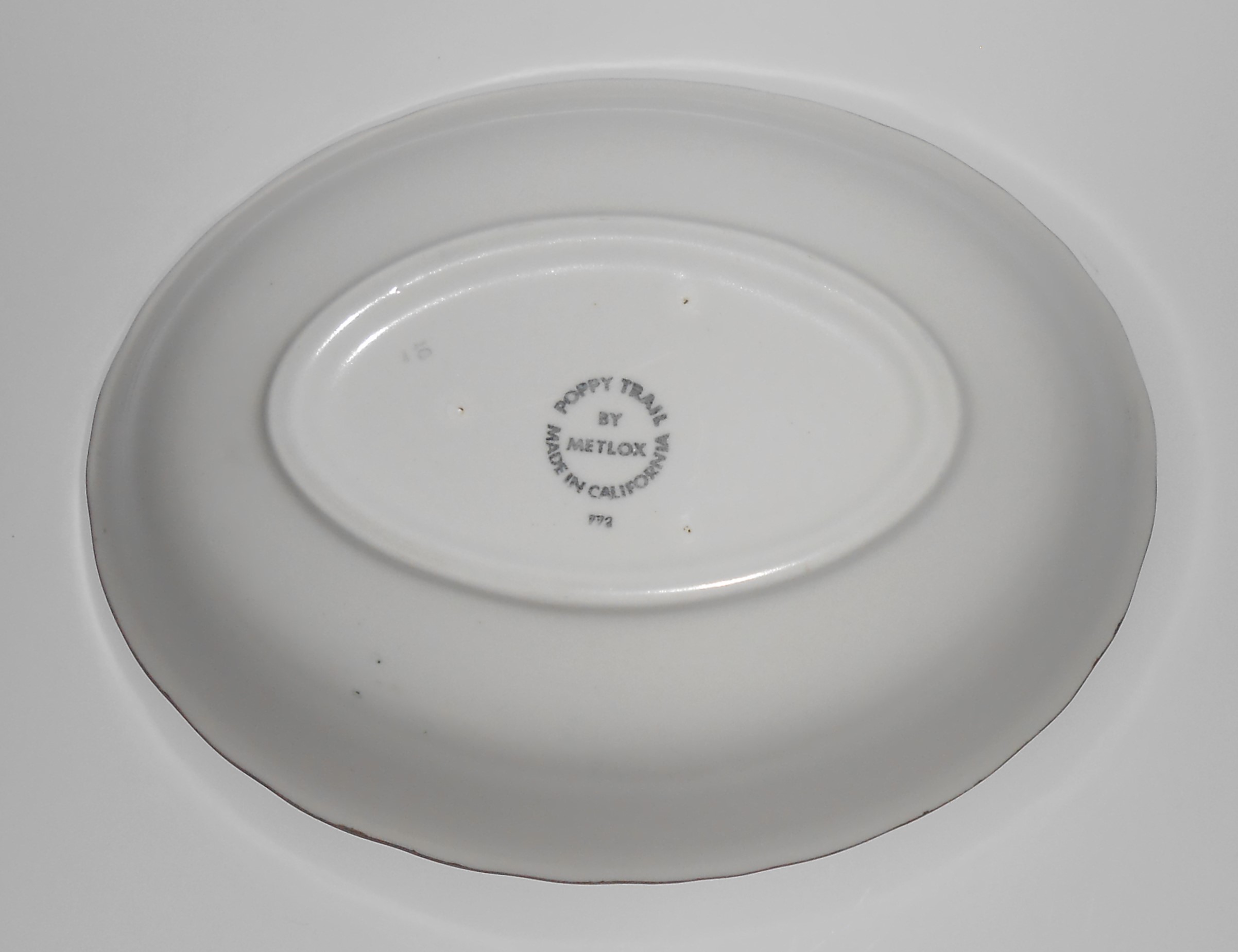 Metlox Pottery Poppy Trail Sculptured Grape Oval Vegeta