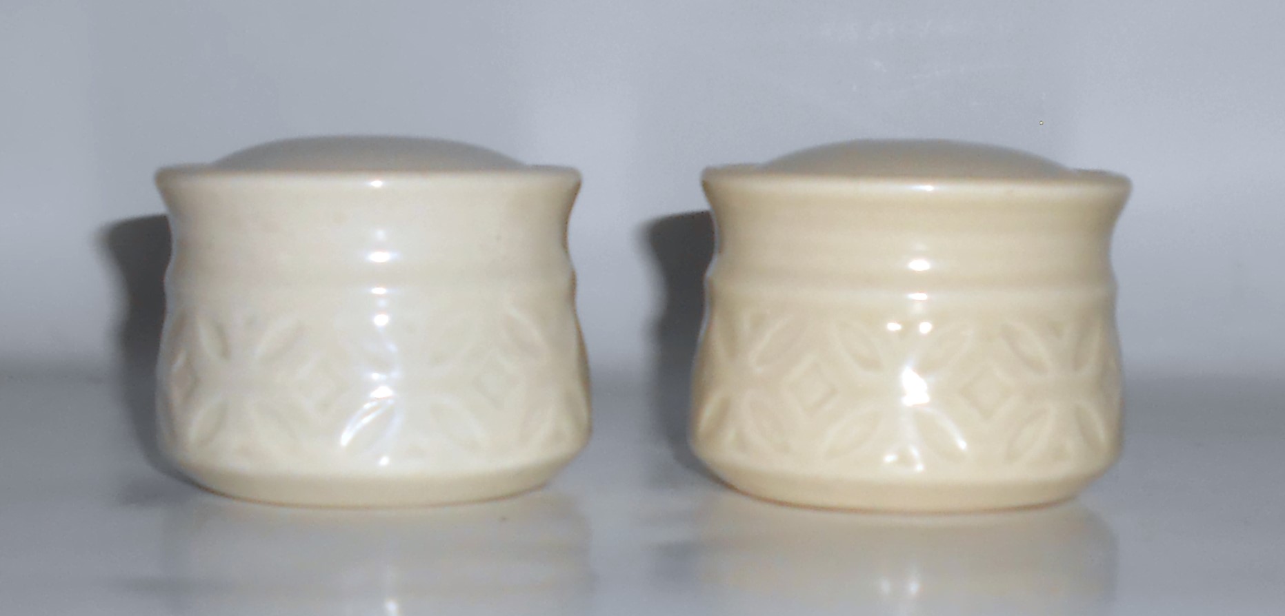 Metlox Pottery Poppy Trail White Impressions Salt & Pep