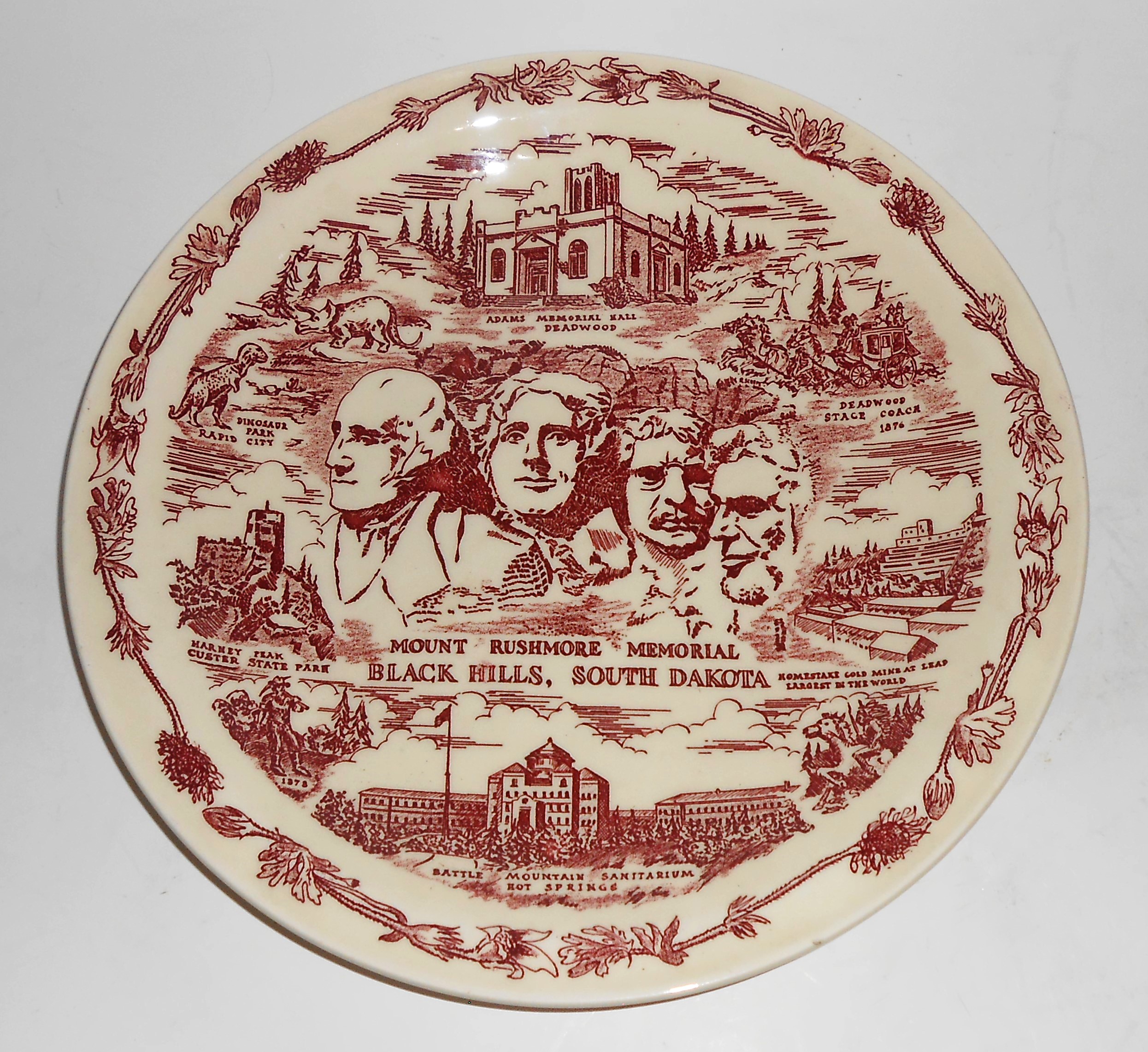 VINTGE Vernon Kilns Pottery Red Mount Rushmore Commemor