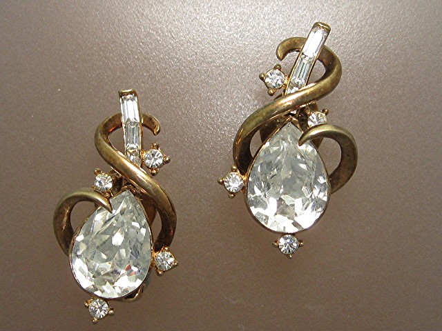 Earrings Crystal Gold Crown Trifari pat pending Clip