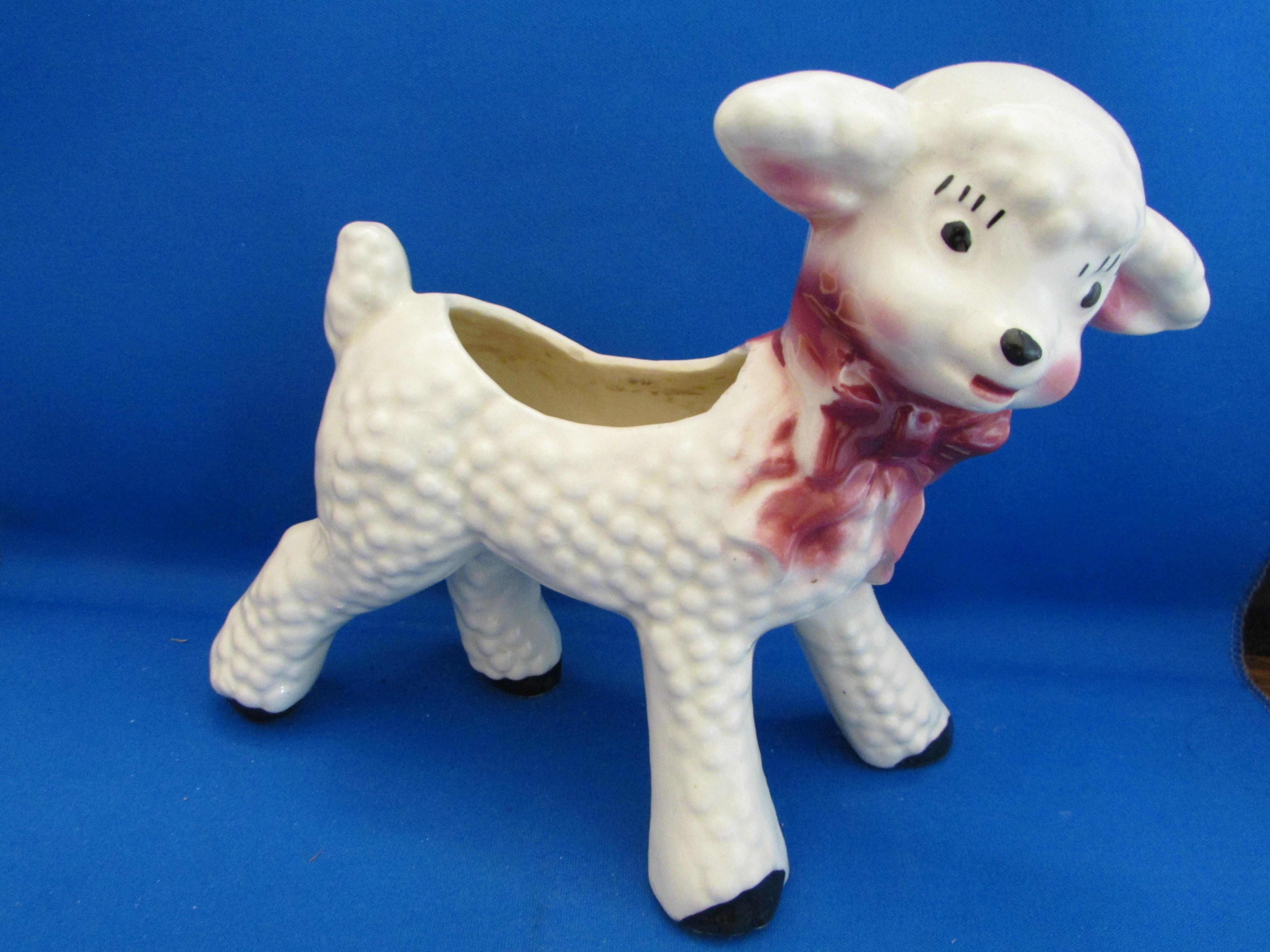 Shawnee Lamb Planter