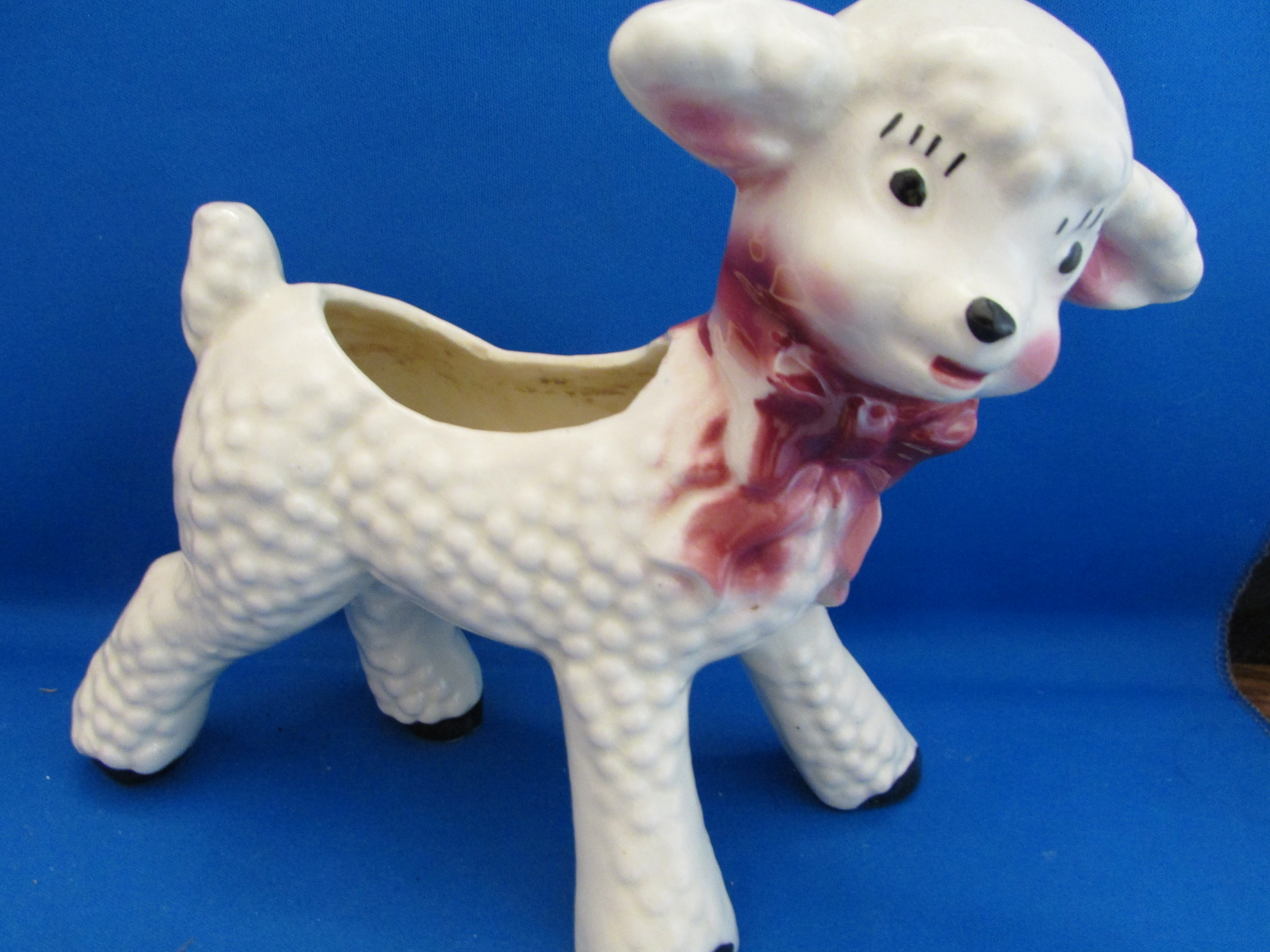 Shawnee Lamb Planter