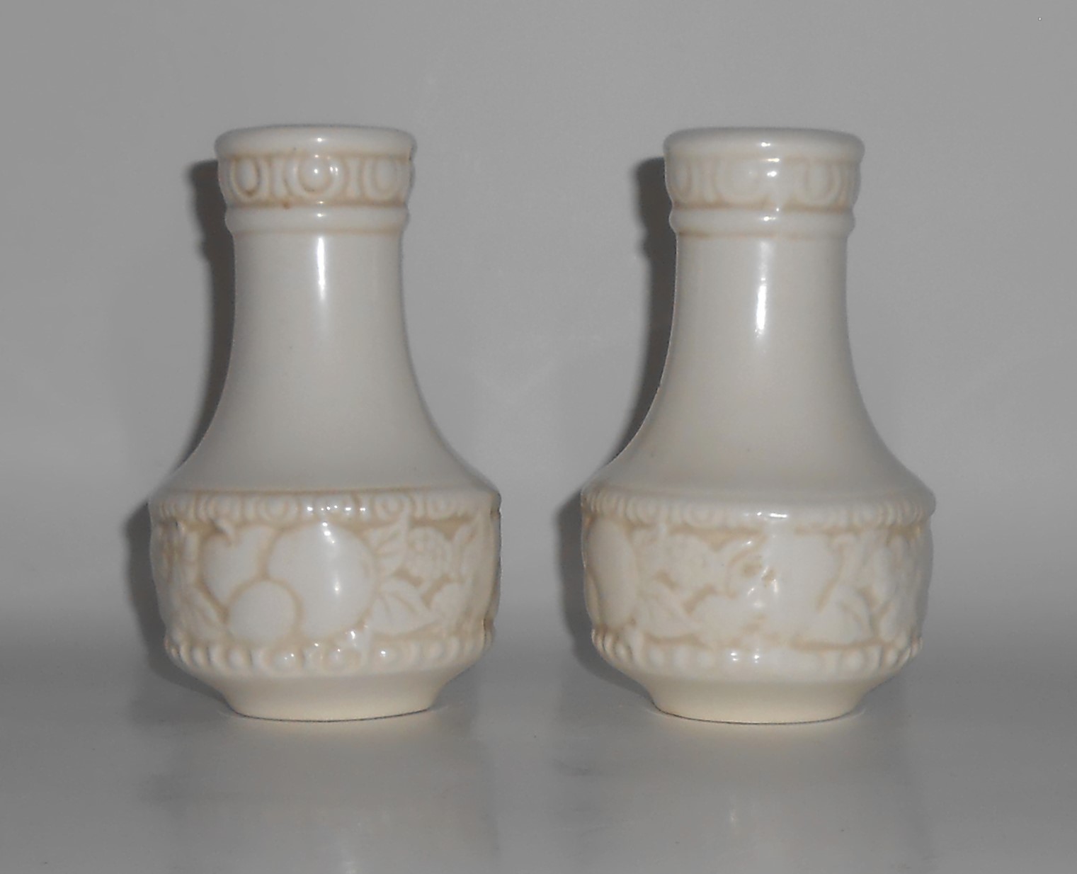 Metlox Pottery Poppy Trail Vernon Antiqua Salt & Pepper