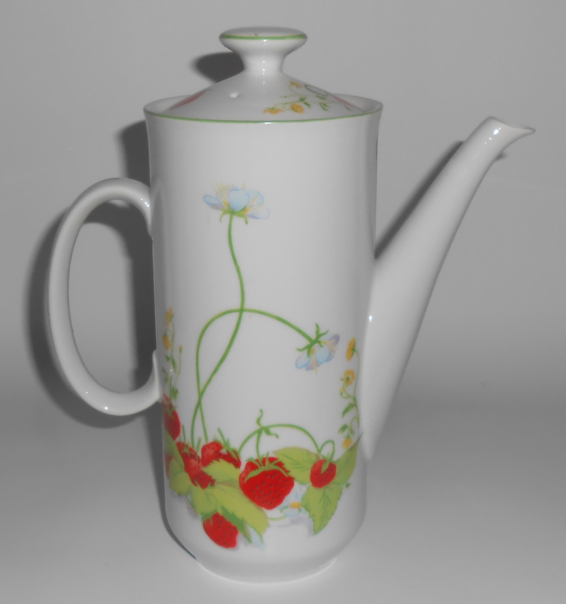 Mann China Strawberry Hill Coffee Pot w/Lid