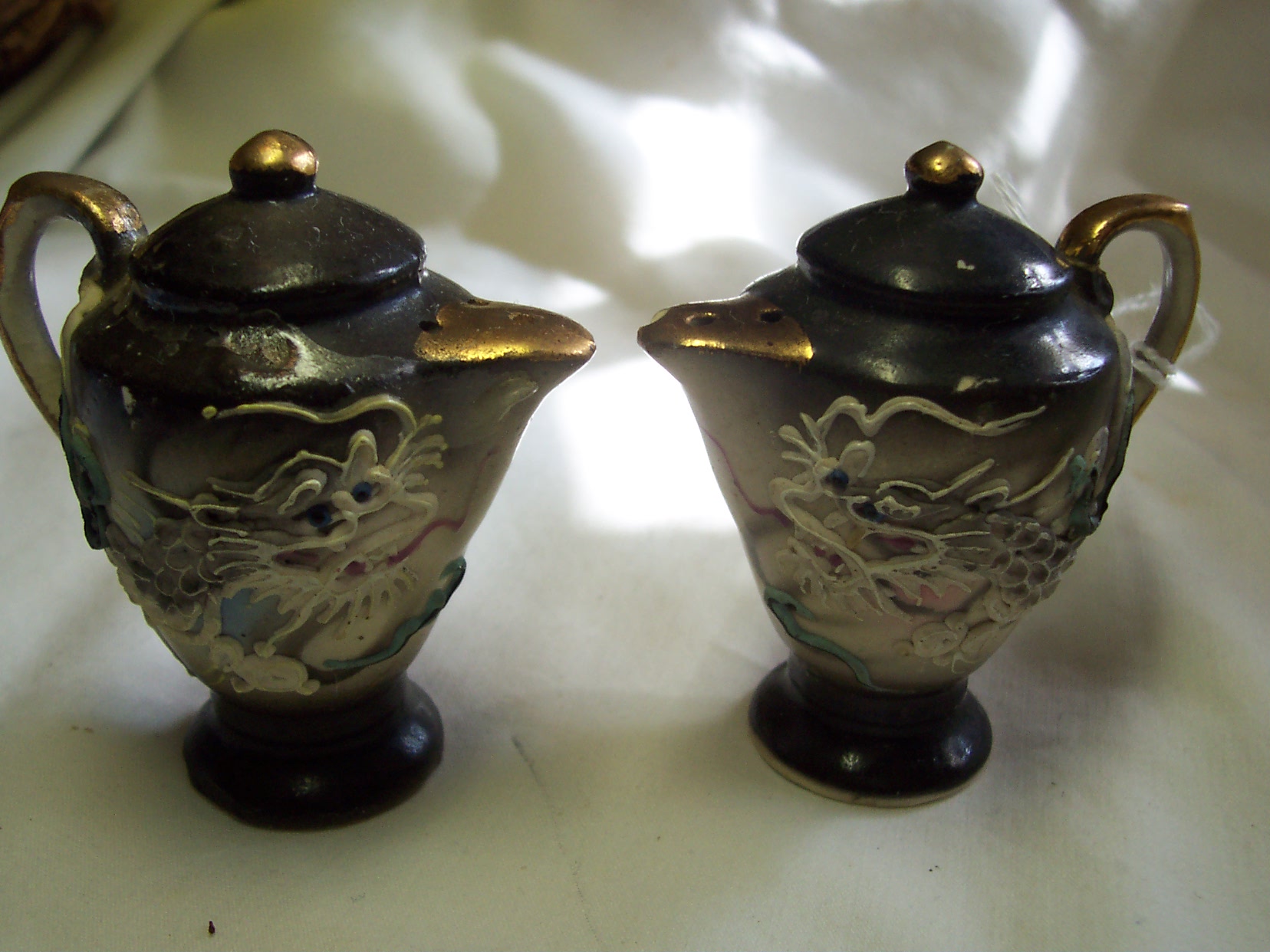 Moriage Salt & Pepper Dragon Set Teapot Japan