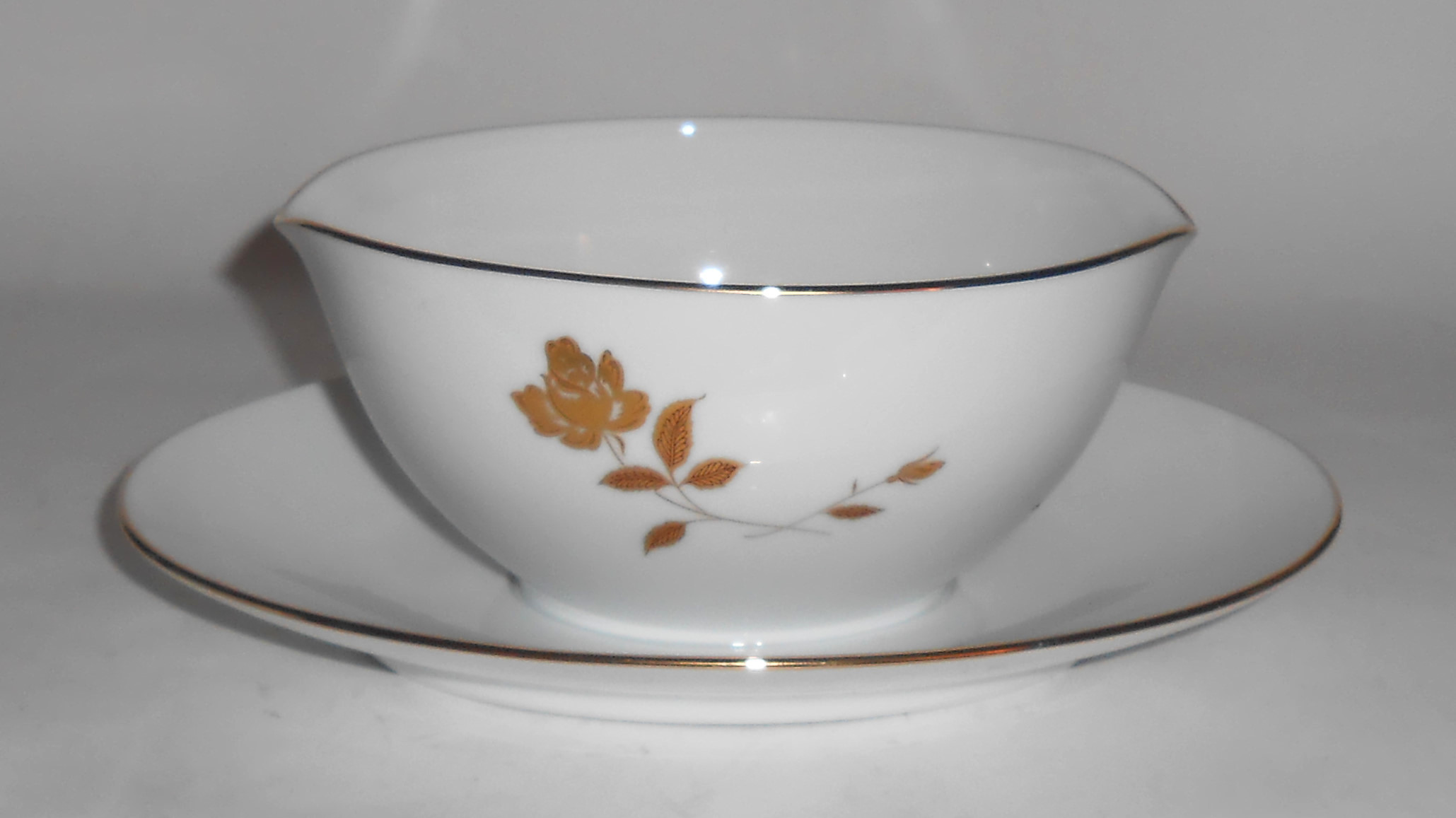 Noritake Porcelain China Tudor Rose W/Gold Gravy Bowl