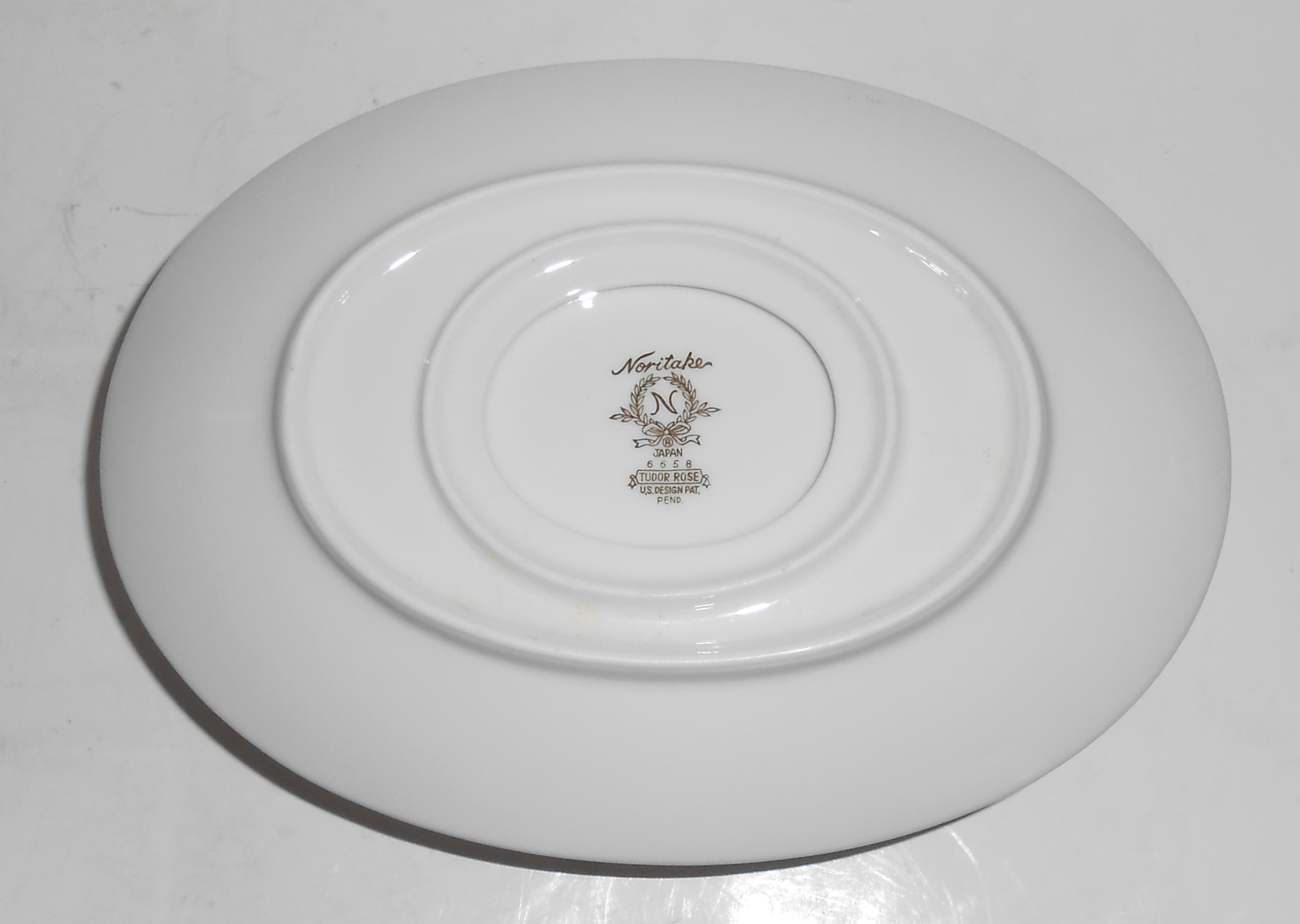 Noritake Porcelain China Tudor Rose W/Gold Gravy Bowl