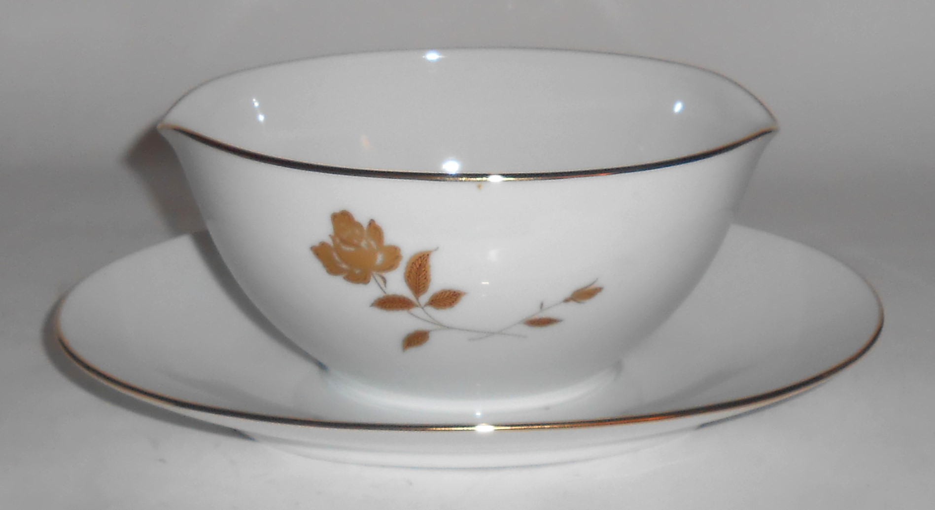 Noritake Porcelain China Tudor Rose W/Gold Gravy Bowl