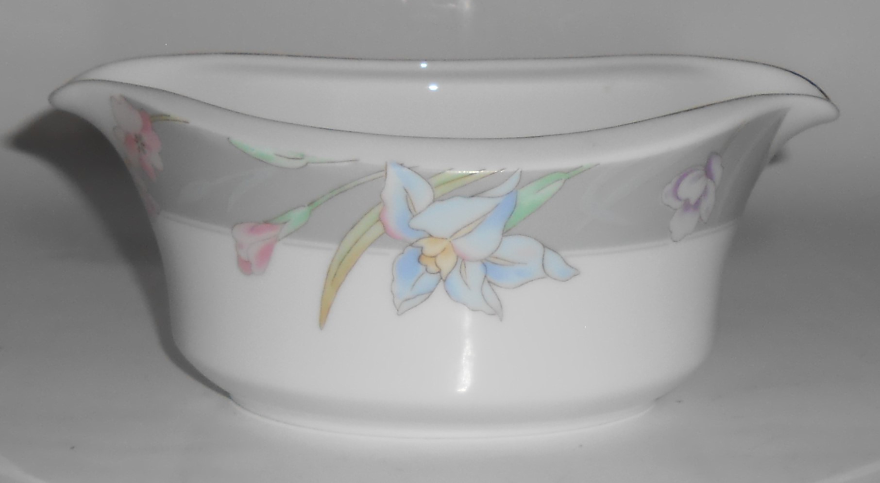 Mikasa Fine China Charisma Gray Gravy Bowl