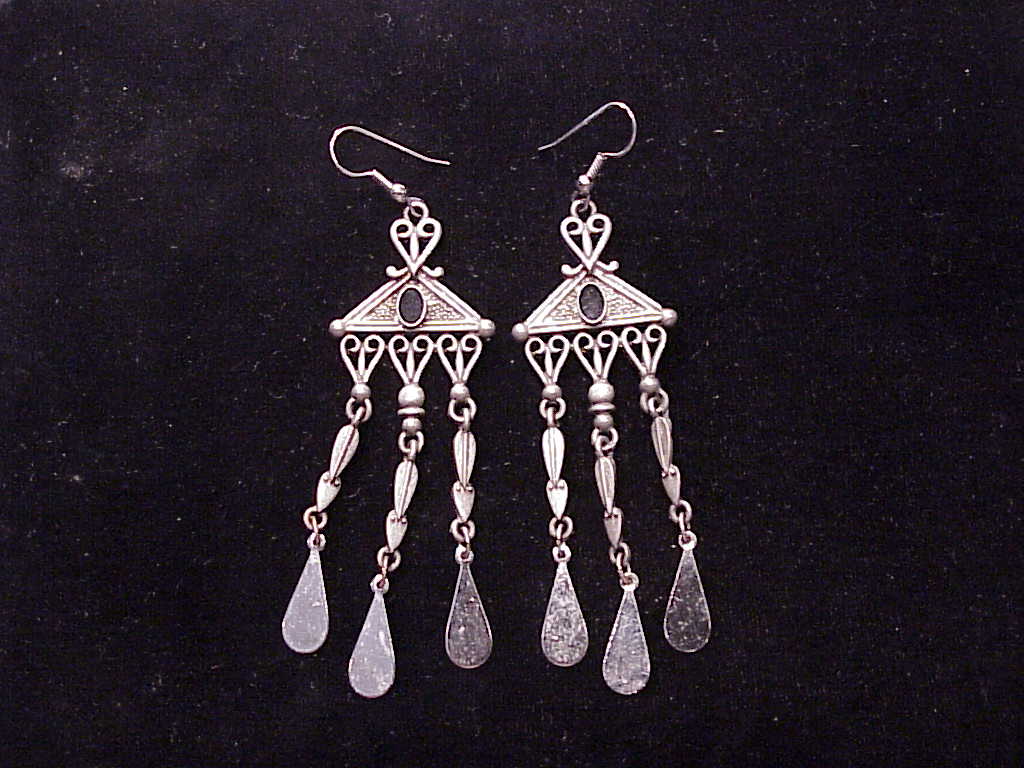 Dangling Pewter And Onyx Chandelier Pierced Earrings Signed Jj 1986