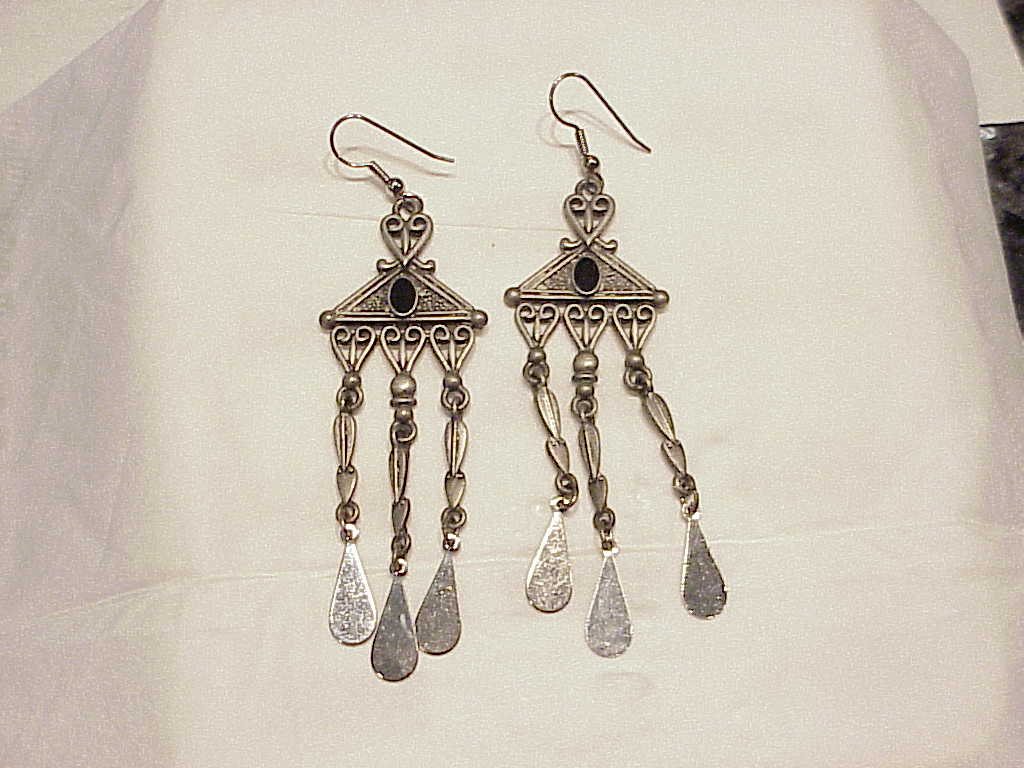 Dangling Pewter And Onyx Chandelier Pierced Earrings Signed Jj 1986