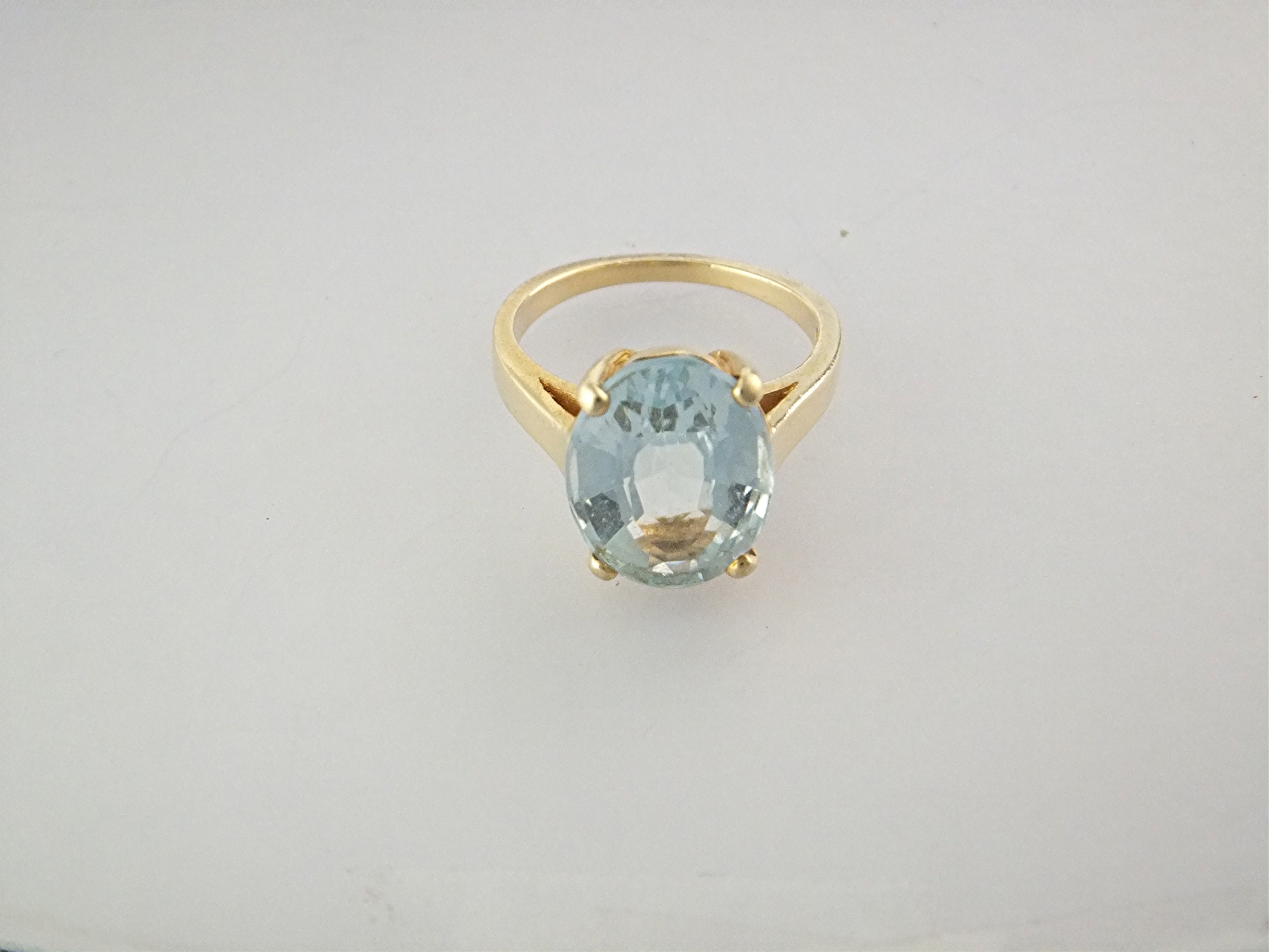 14K Yellow Gold 3ct Oval Aquamarine