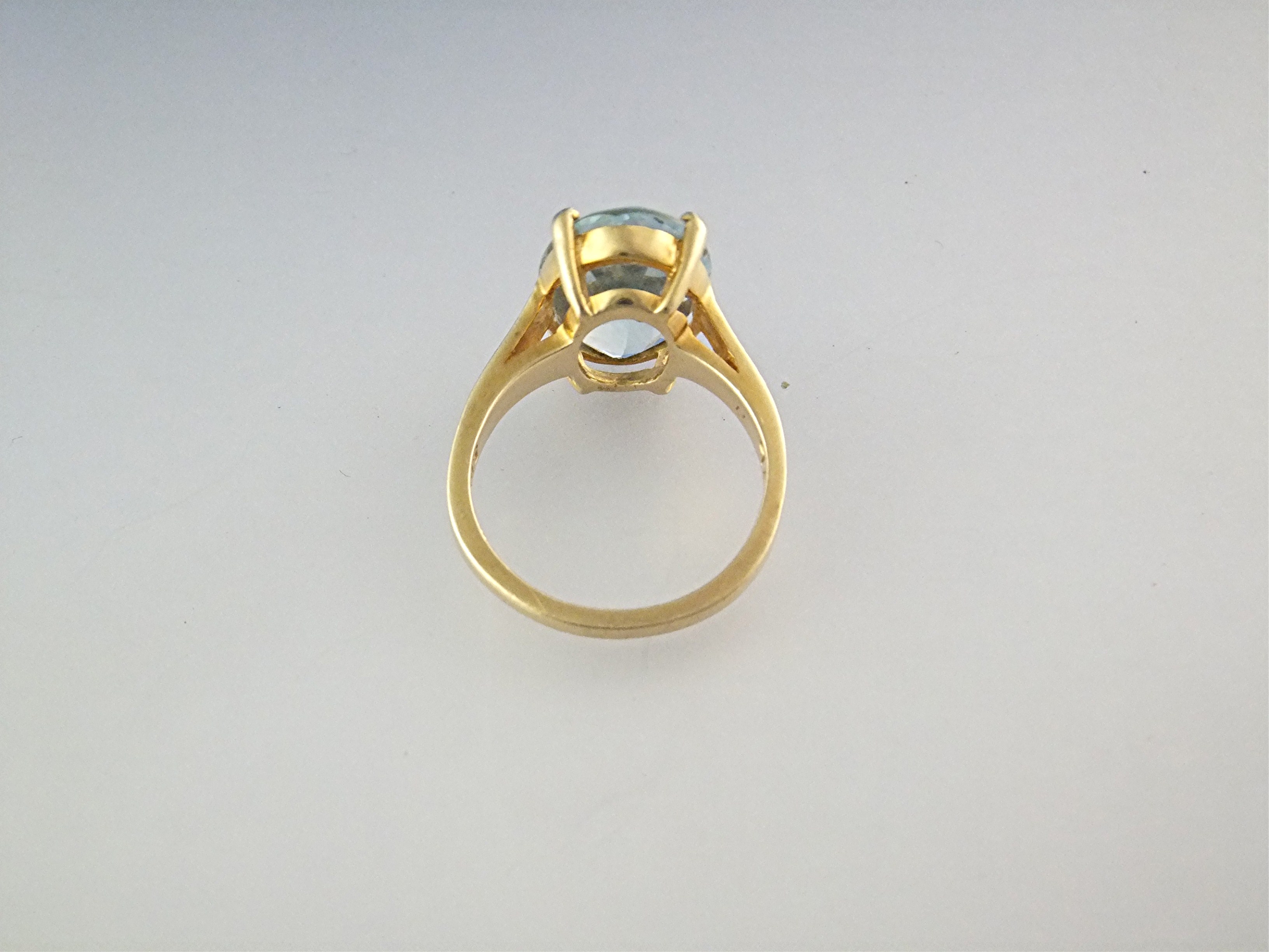 14K Yellow Gold 3ct Oval Aquamarine