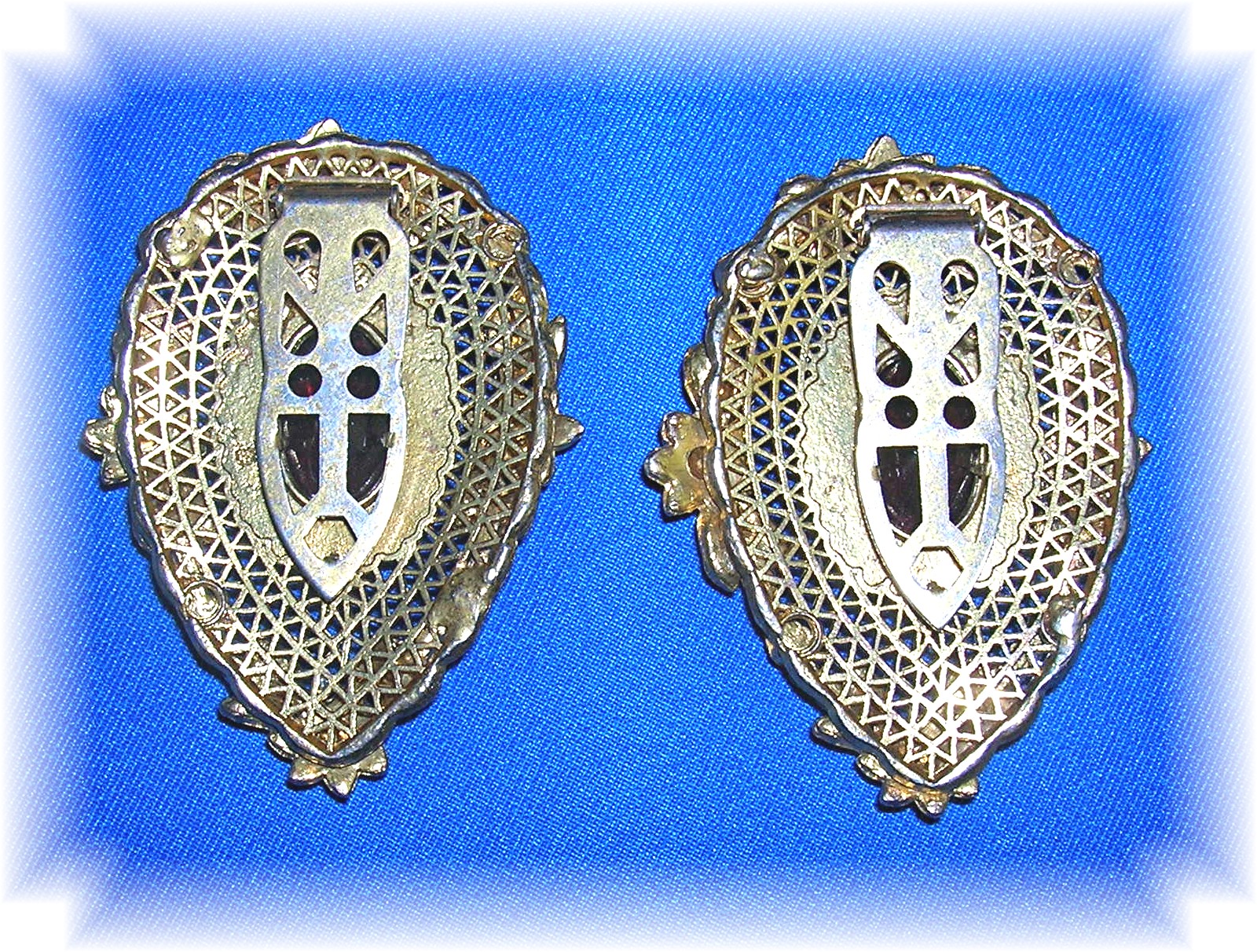 Dress Clips Ruby Lucite Goldtone Vintage