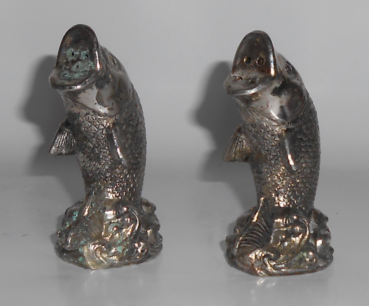 VINTAGE Large Mouth Bass Metal Salt & Pepper Shaker Set