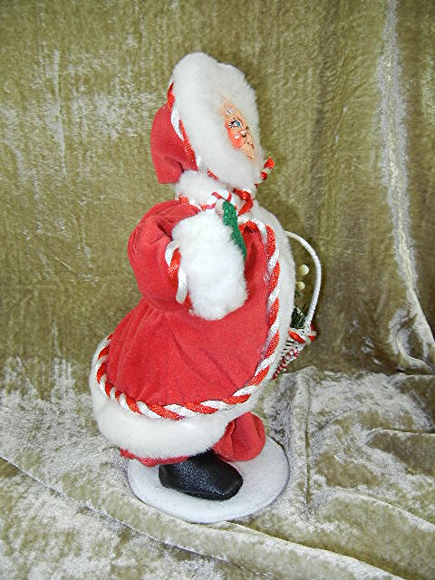 Annalee 2007 Peppermint Mrs Santa with basket