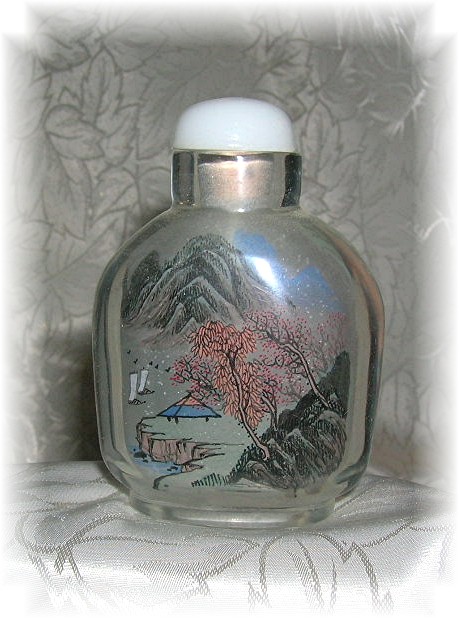 SNUFF BOTTLE with Reverse painting