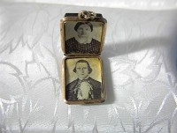 Locket Antique Bloodstone With Original Photo