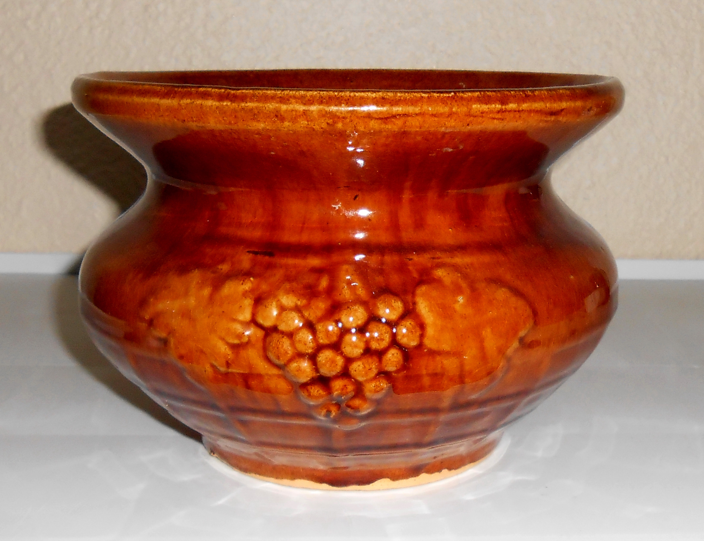 Nelson McCoy Pottery Brown Grape Patterned Cuspidor!