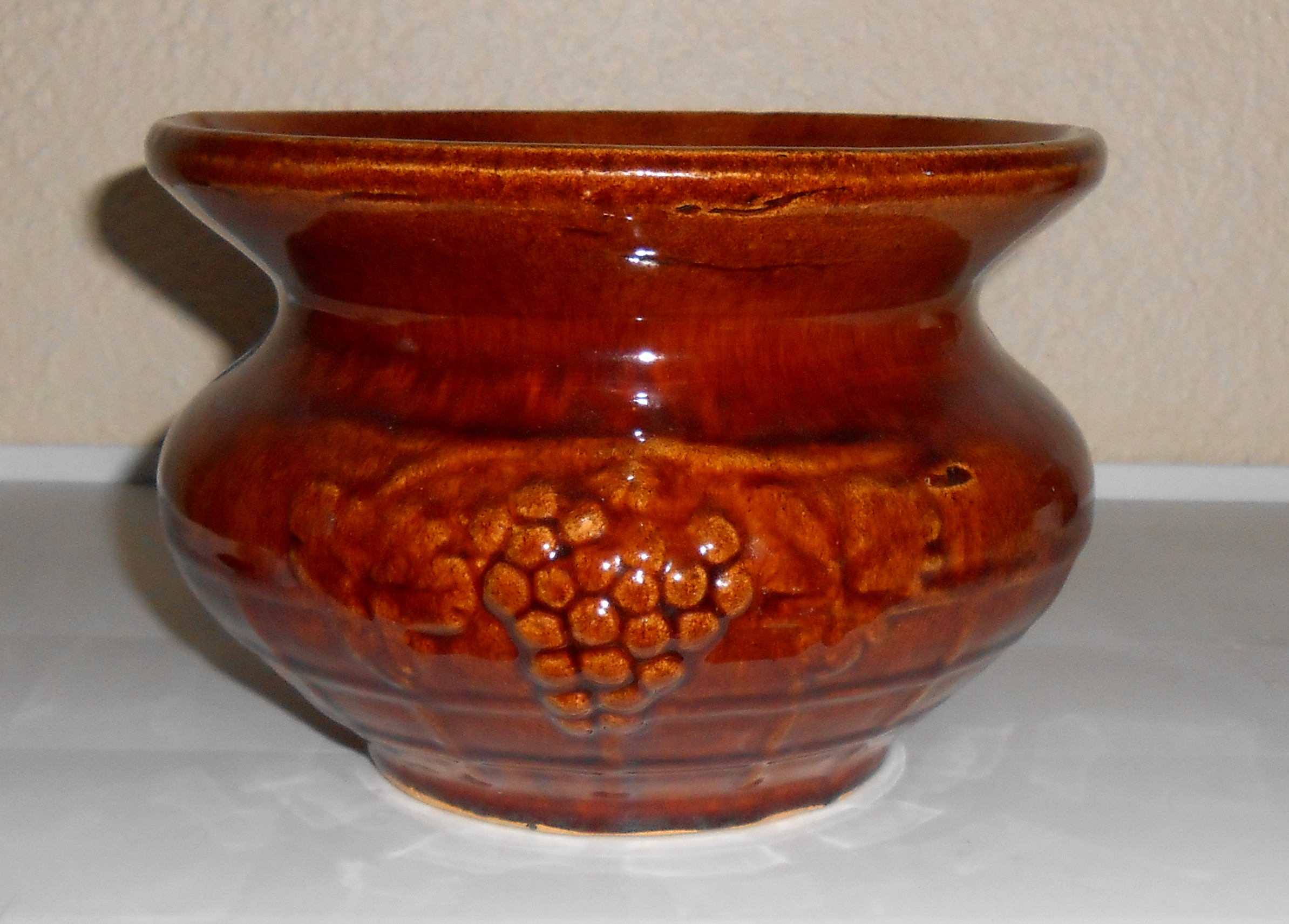 Nelson McCoy Pottery Brown Grape Patterned Cuspidor!