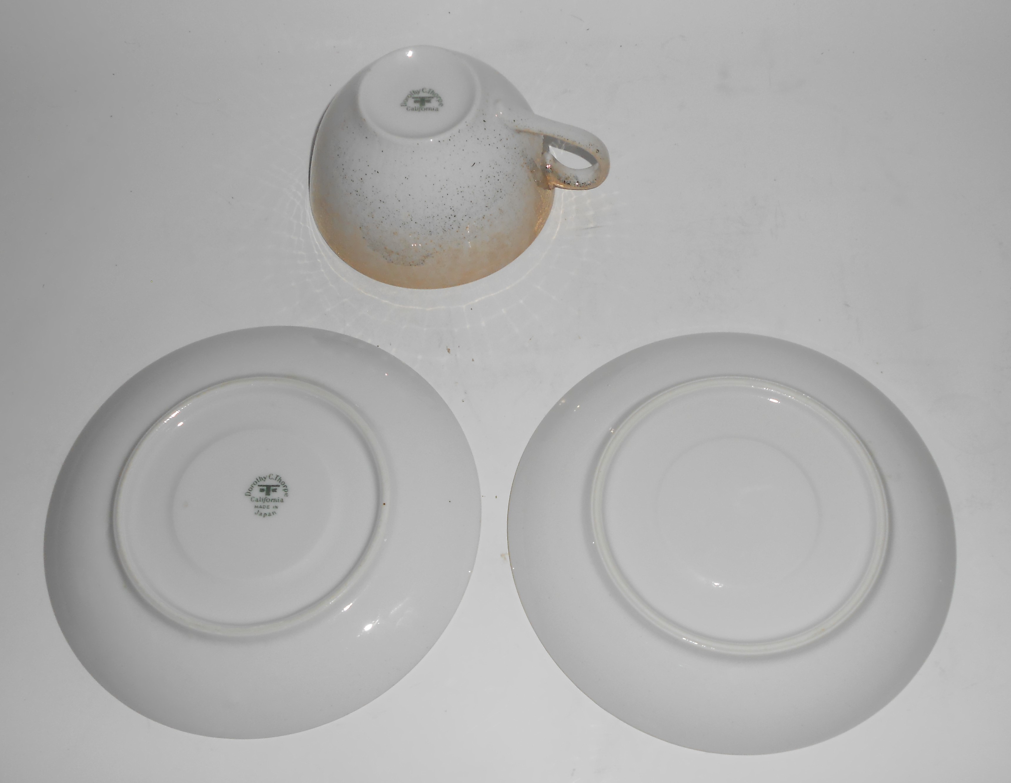Dorothy Thorpe Porcelain China Gold Crosshatch Cup & Sa