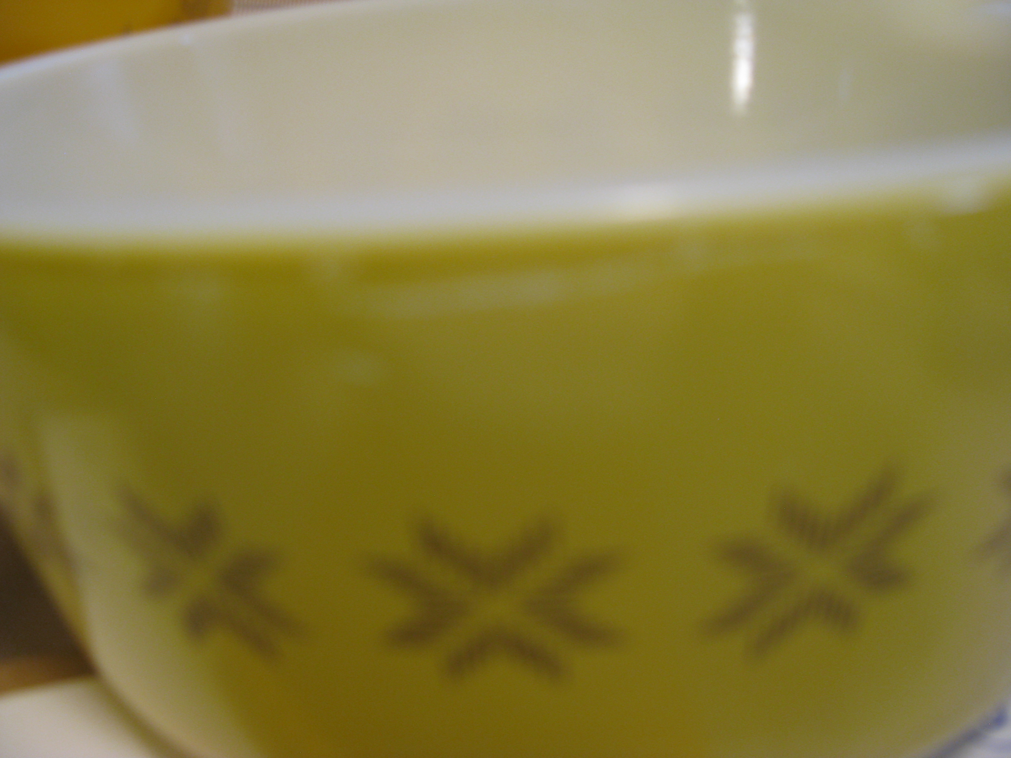 Vintage Pyrex Town and Country 472,473 Casserole Dishes