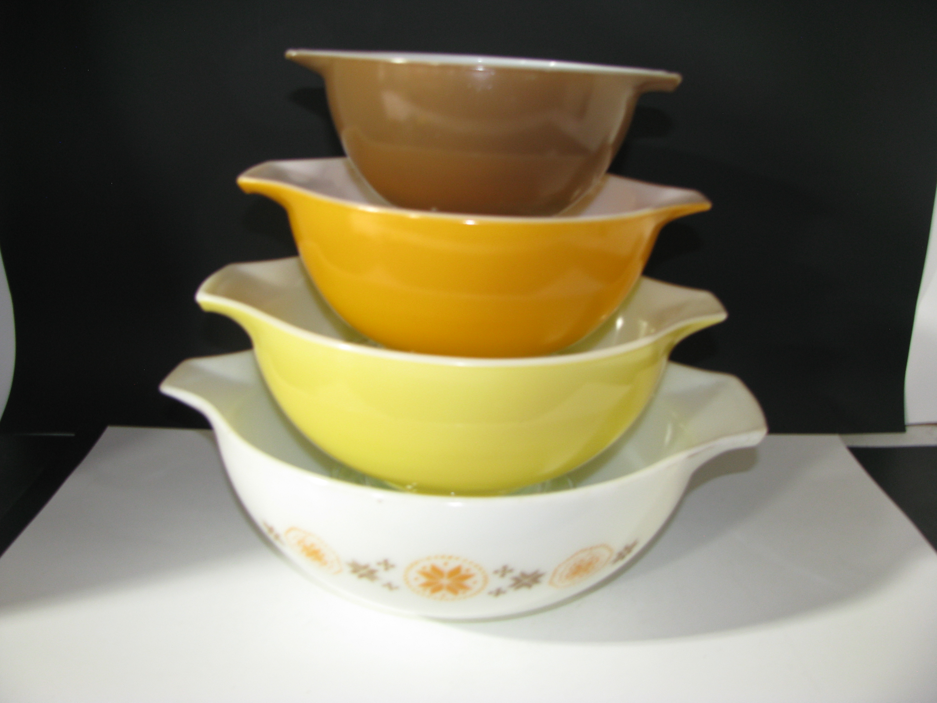 Vintage Pyrex Set of Town and Country Cinderella Bowls