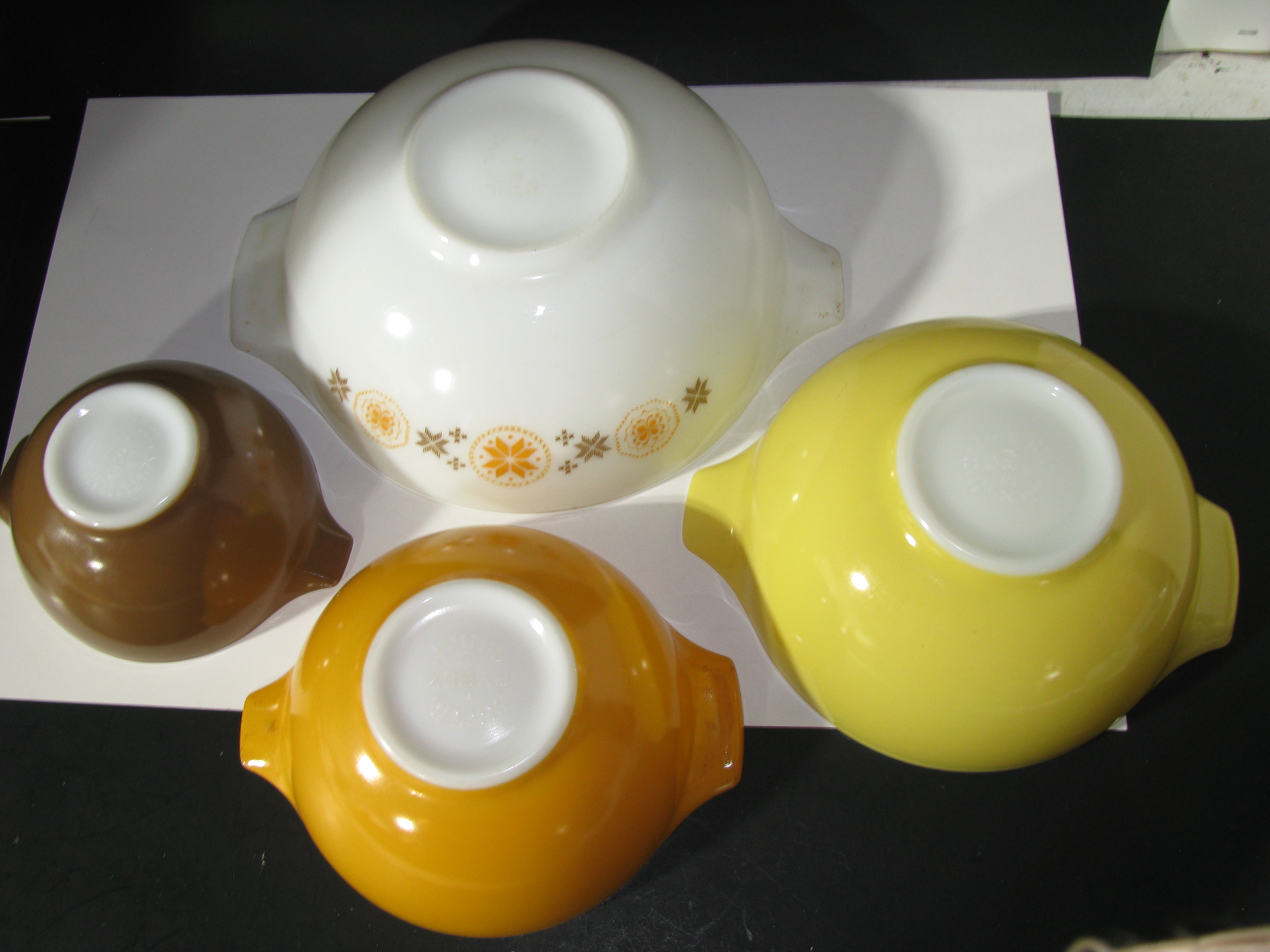 Vintage Pyrex Set of Town and Country Cinderella Bowls