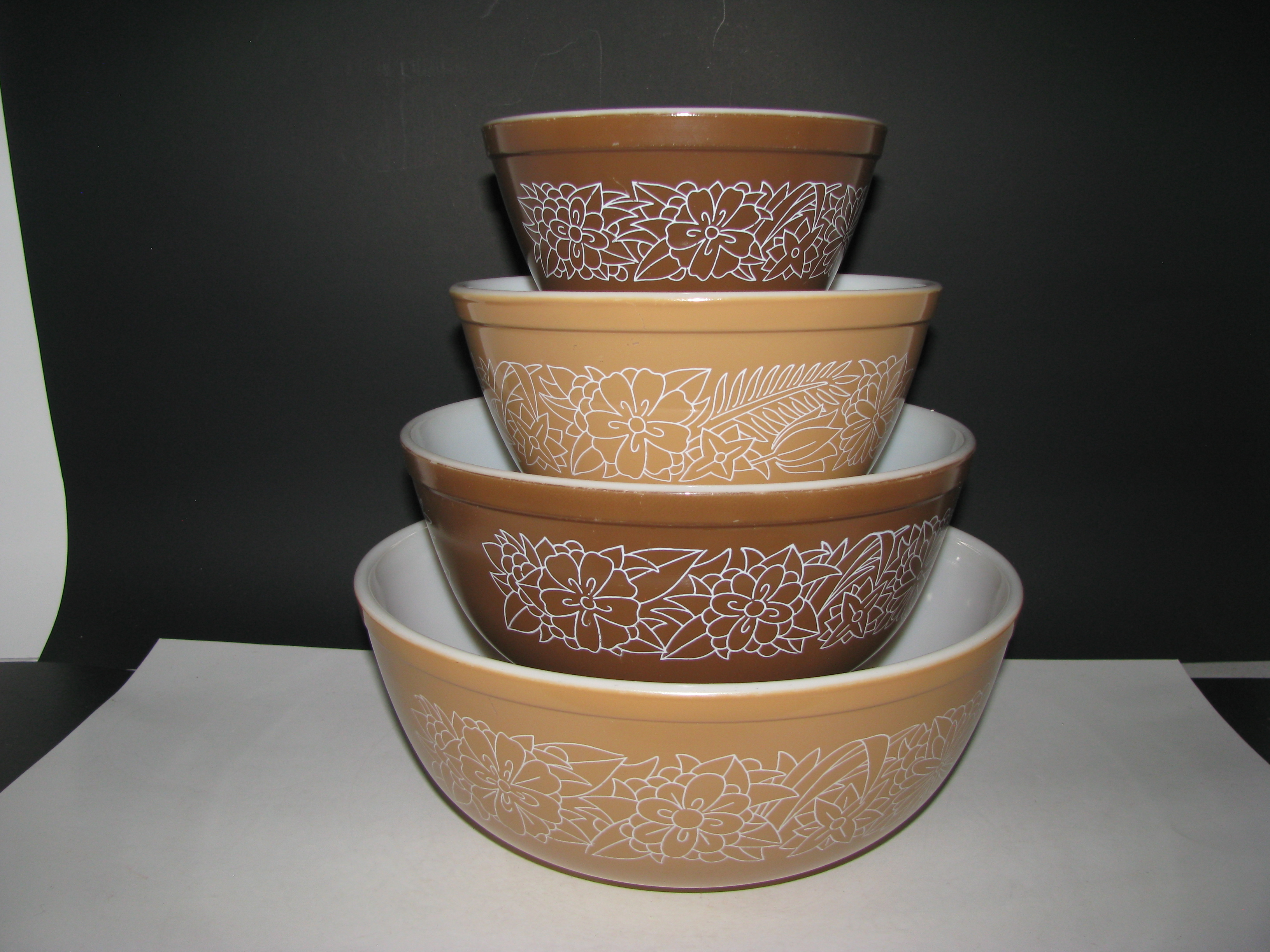 Vintage Pyrex Woodland Nesting Bowl Set