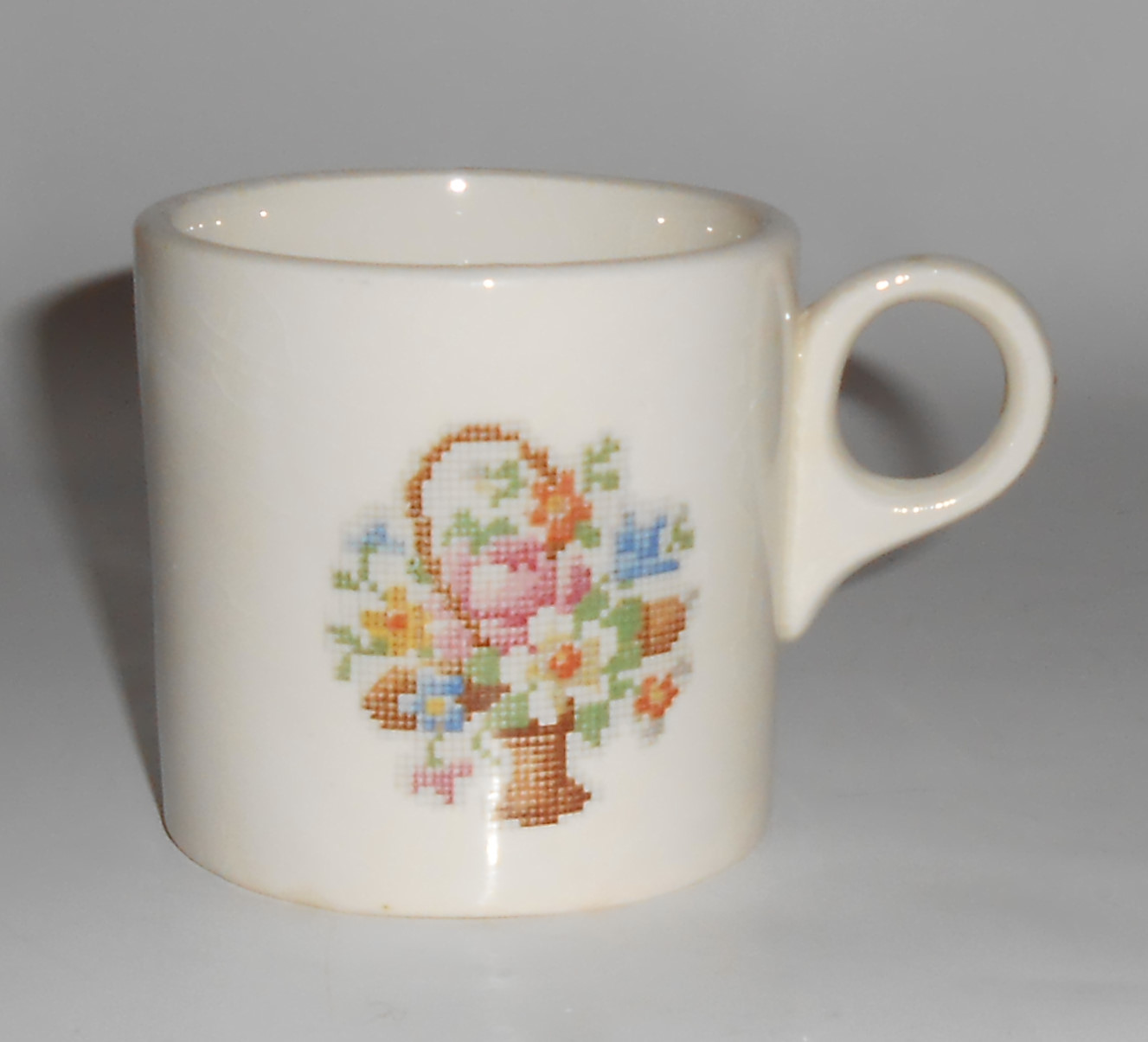 Salem China Basket Needlepoint Mug Mint