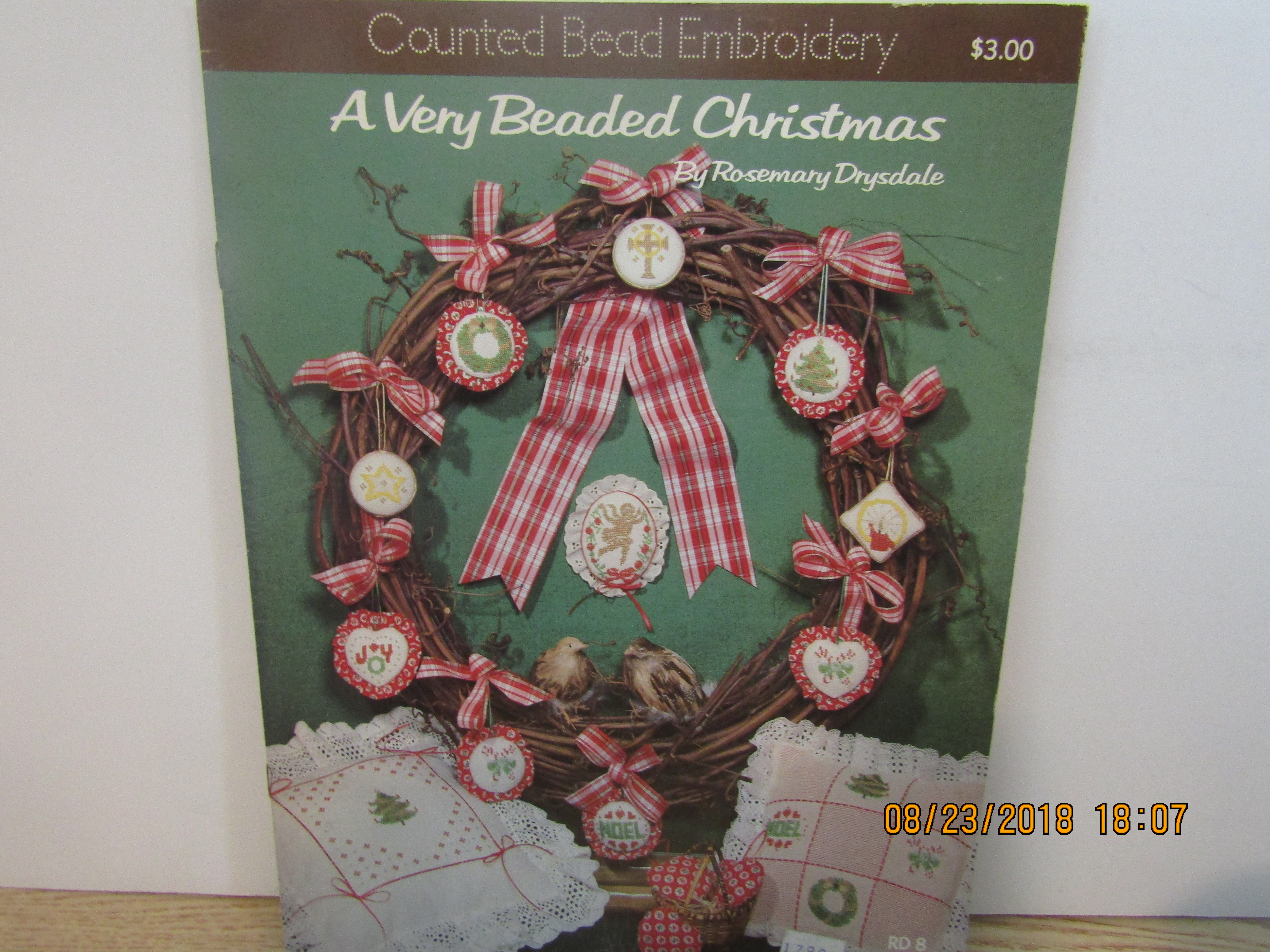 Counted Bead Embroidery Very Beaded Christmas #8