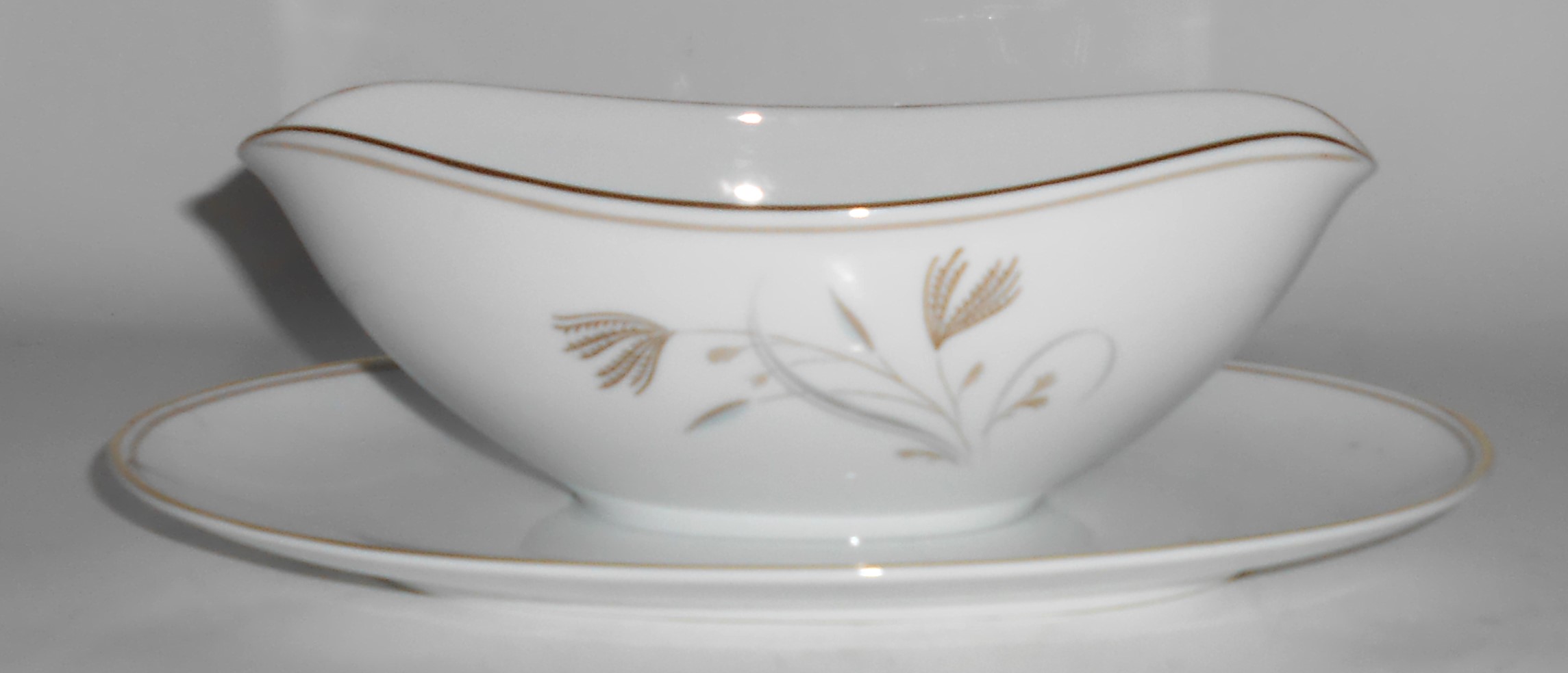Noritake China Porcelain Laverne Gold Band Gravy Bowl
