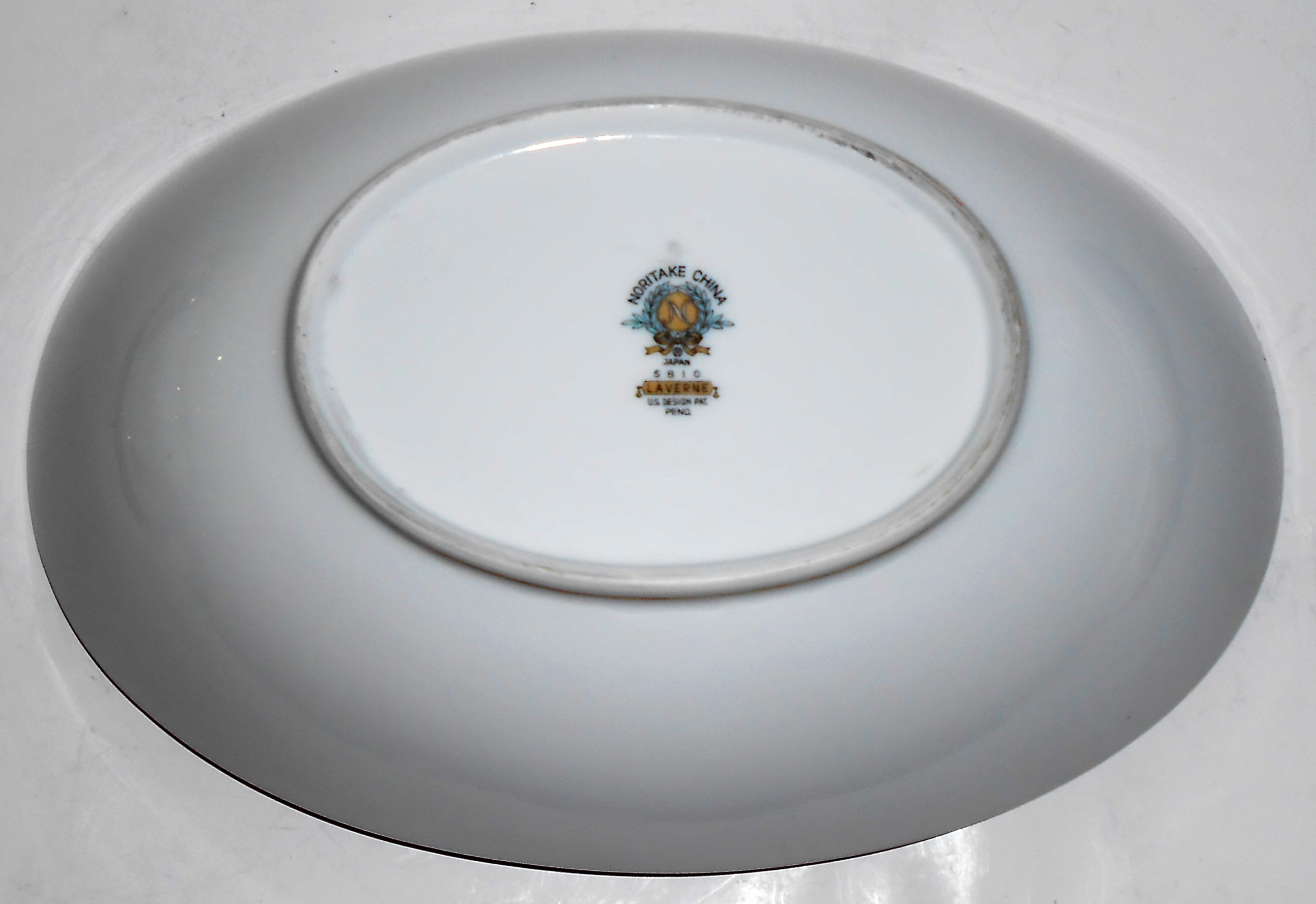 Noritake China Porcelain Laverne Gold Band Vegetable
