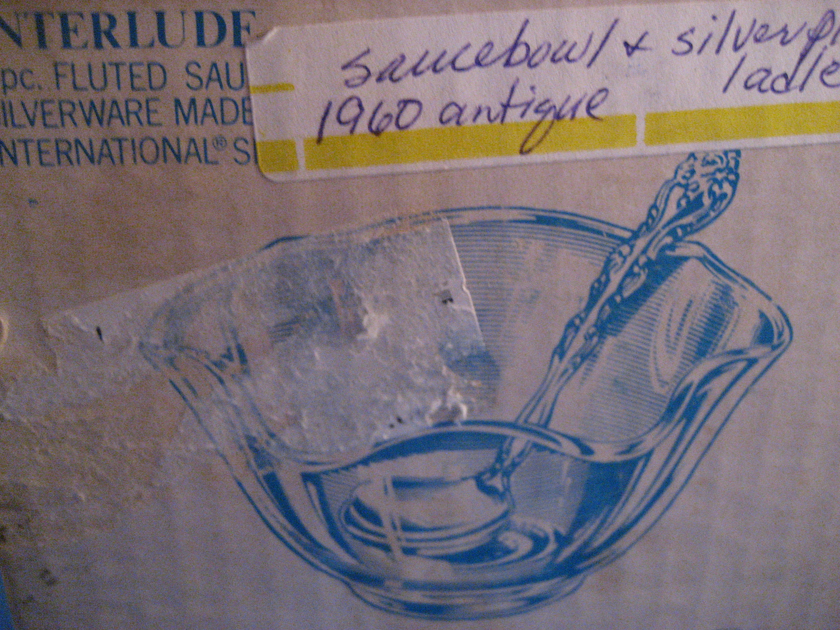 Saucebowl with silverplated ladle