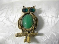 Signed  HOBE Green Cabochon  Owl Brooch
