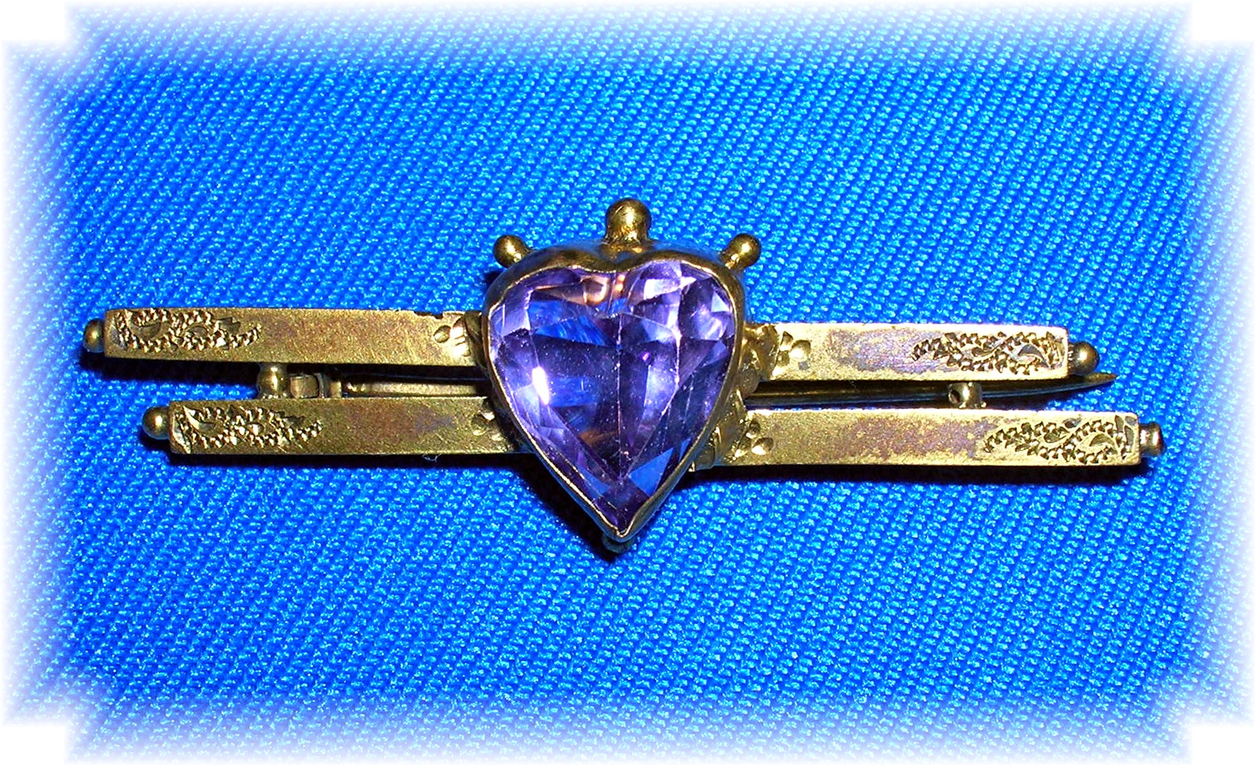 European Gold Victorian 3ct Heart Amethyst  Bar Brooch