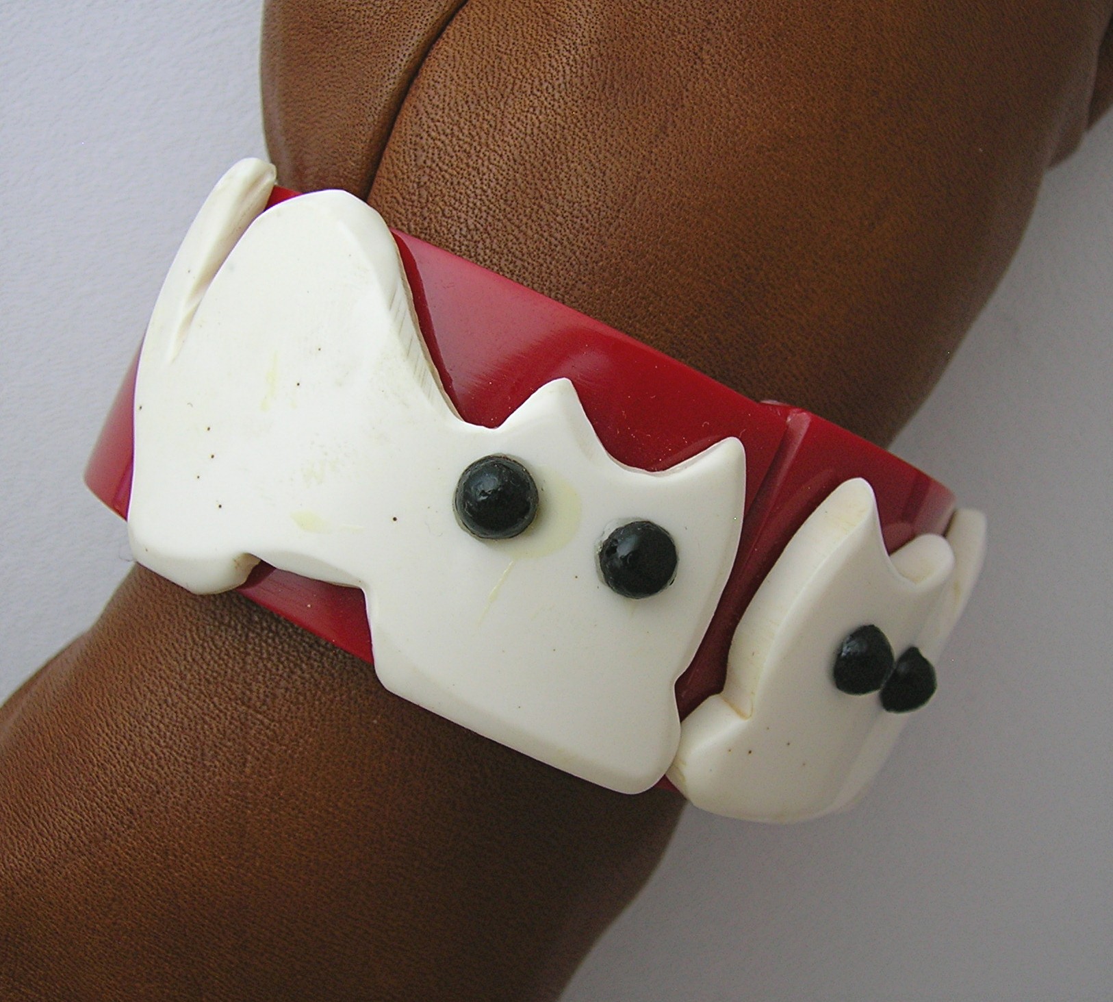 Plastic Lucite Red Black White Kitty Clamper Bracelet
