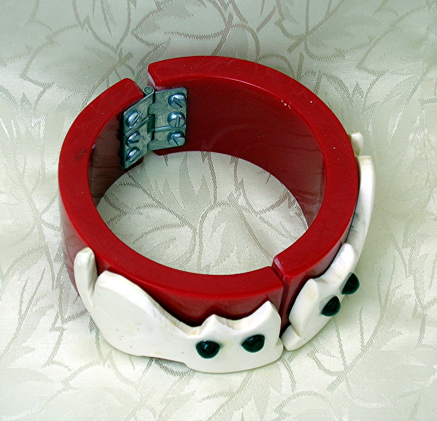 Plastic Lucite Red Black White Kitty Clamper Bracelet