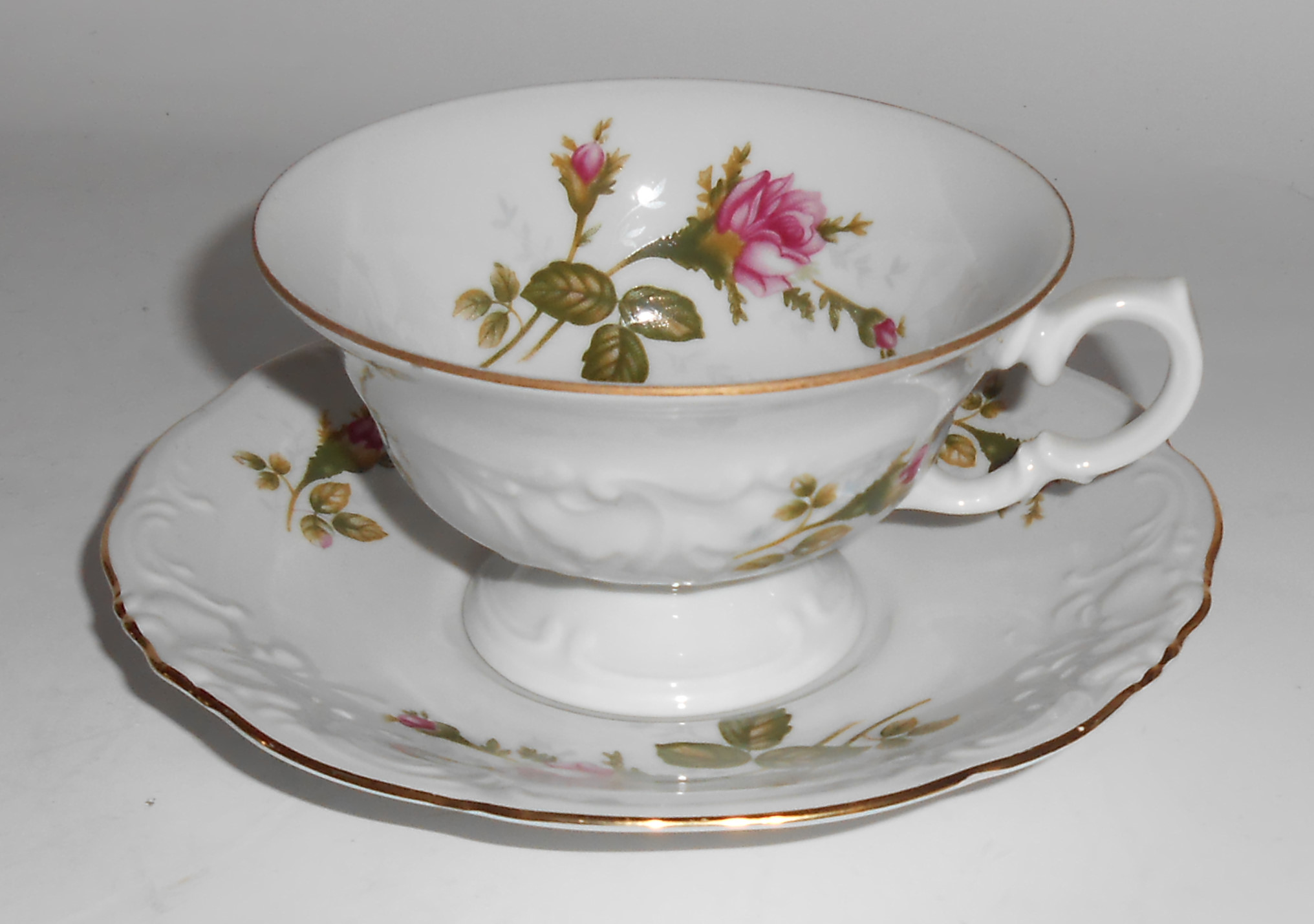 Wawel China Porcelain Roses W/Gold Band Cup/Saucer Set