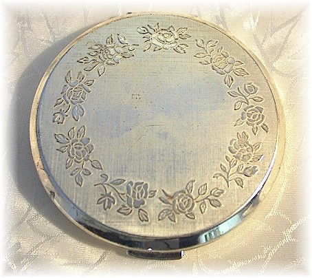 Compact Silverplate Powder STRATTON