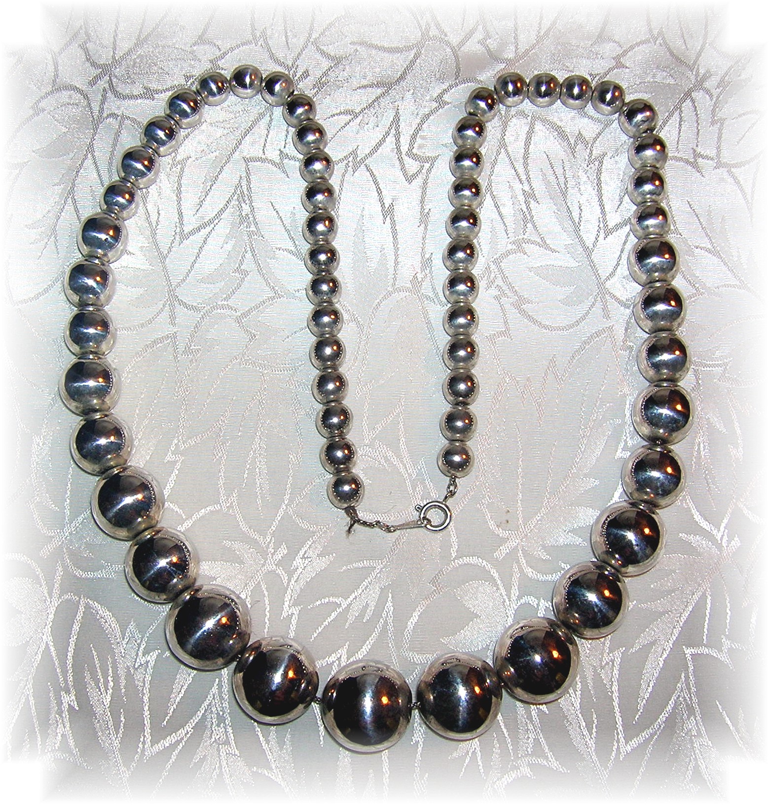 Necklace 24 Inch Graduated Silver Beads