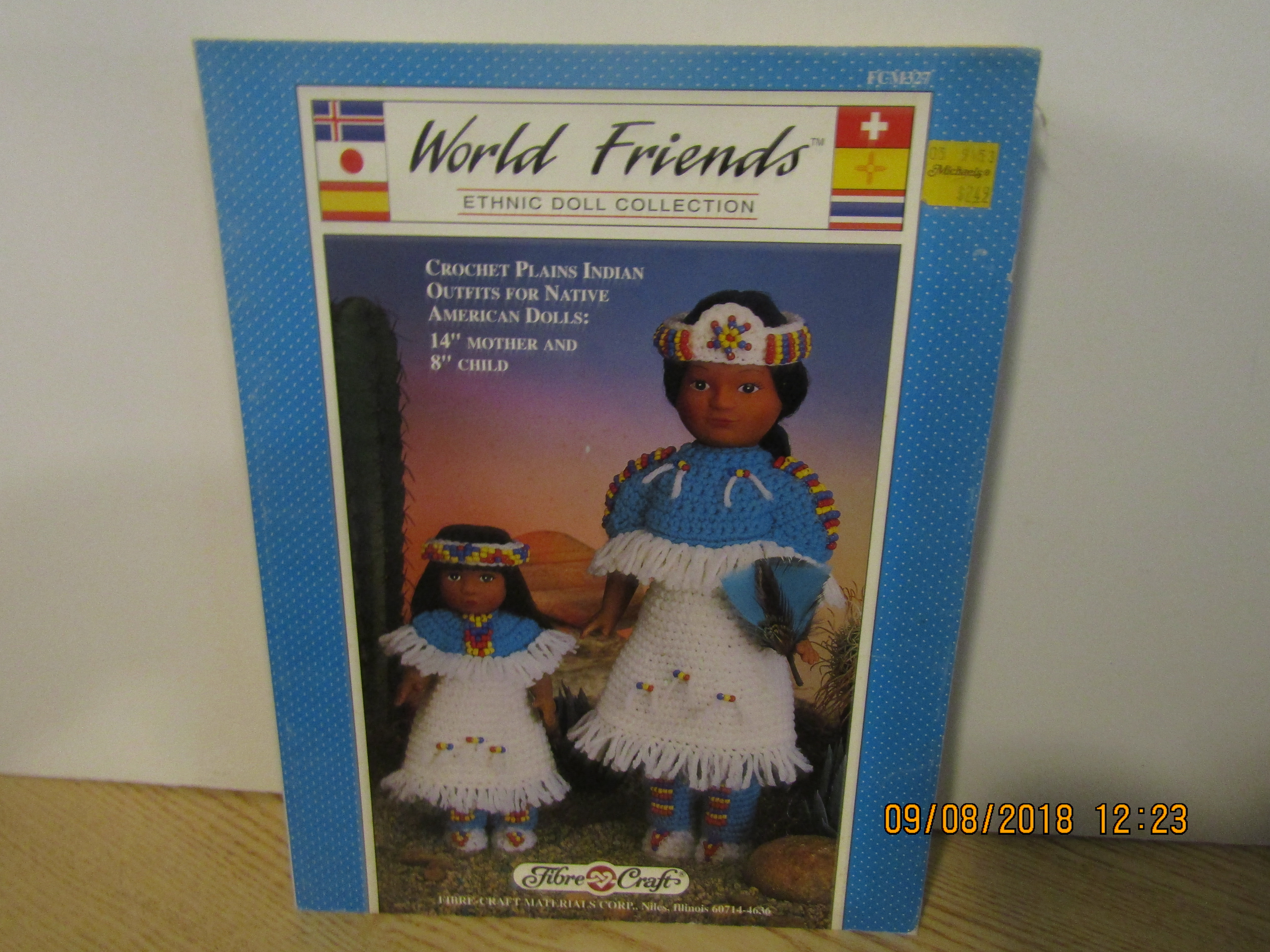 Fibre-Craft Book World Friends Outfit #327