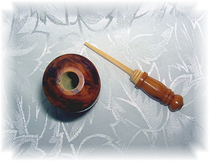 Snuff Bottle With Screw Stopper