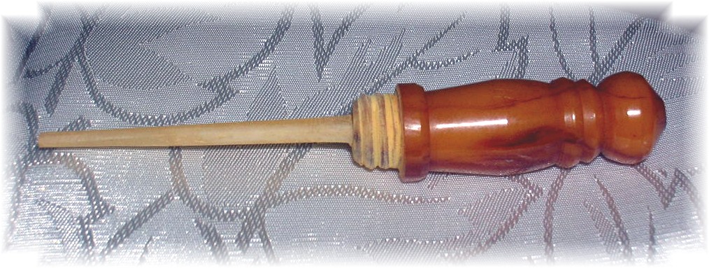 Snuff Bottle With Screw Stopper