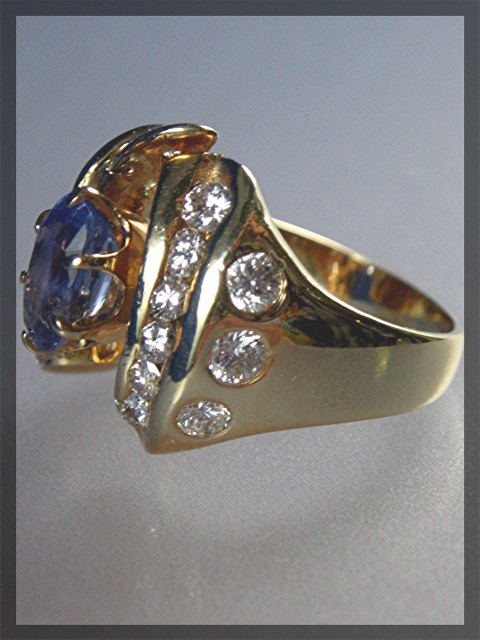 Ring 14K Gold Tanzanite & Diamond