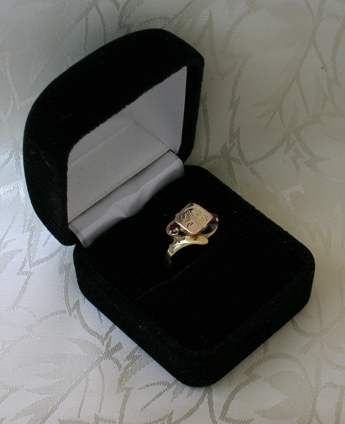 Vintage Gold With Red Stones