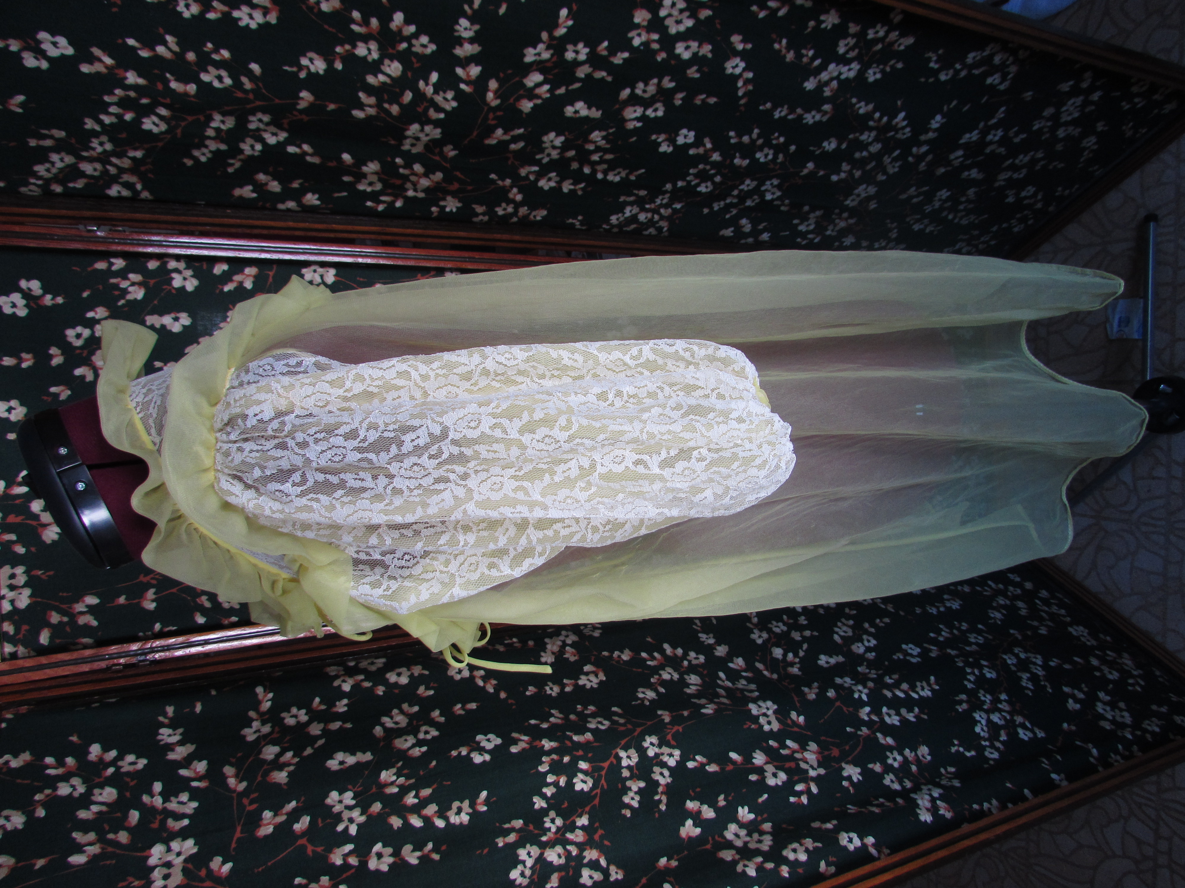 Vintage Neon Yellow Sheer Chiffon Robe size Medium