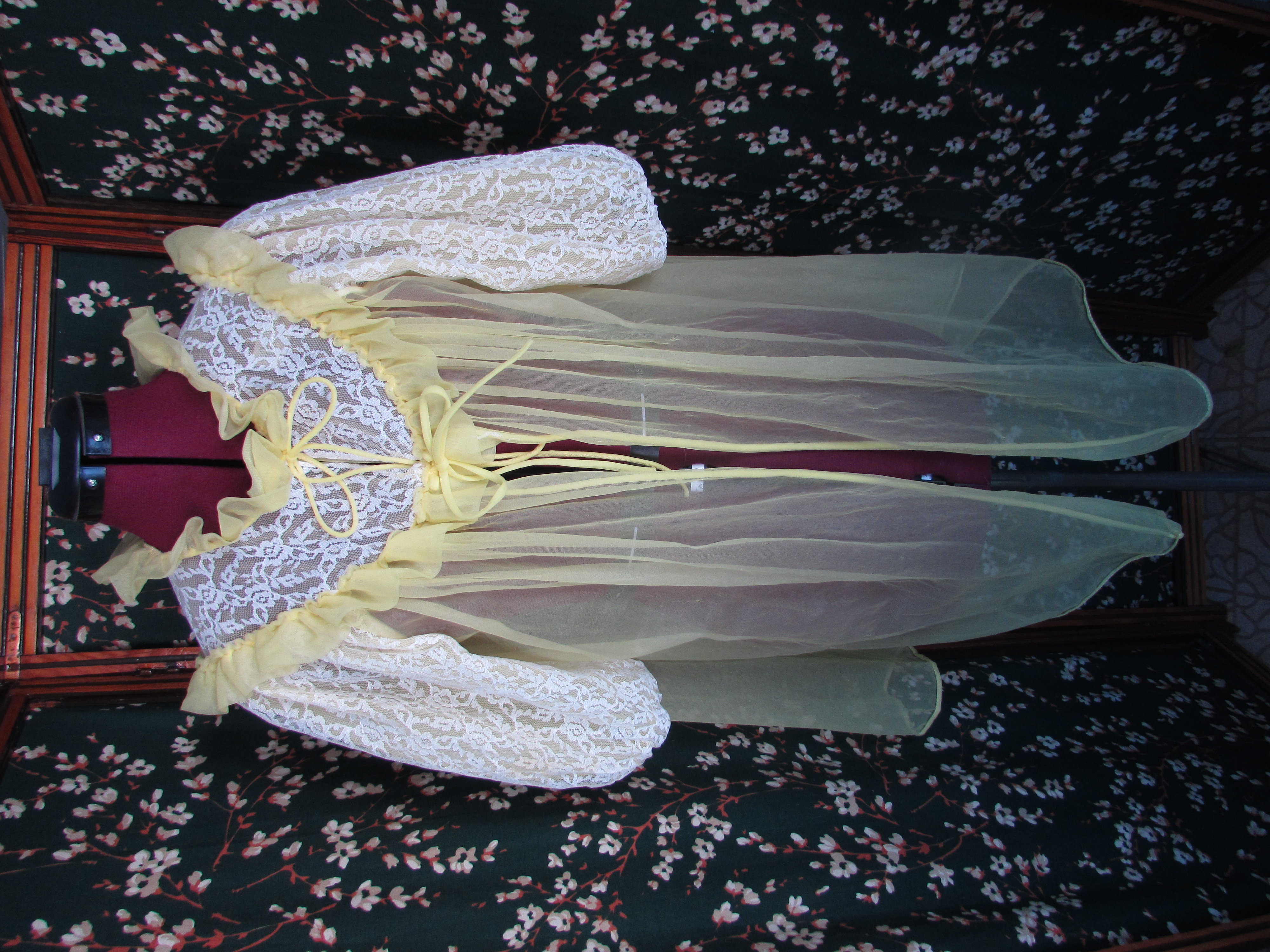 Vintage Neon Yellow Sheer Chiffon Robe size Medium
